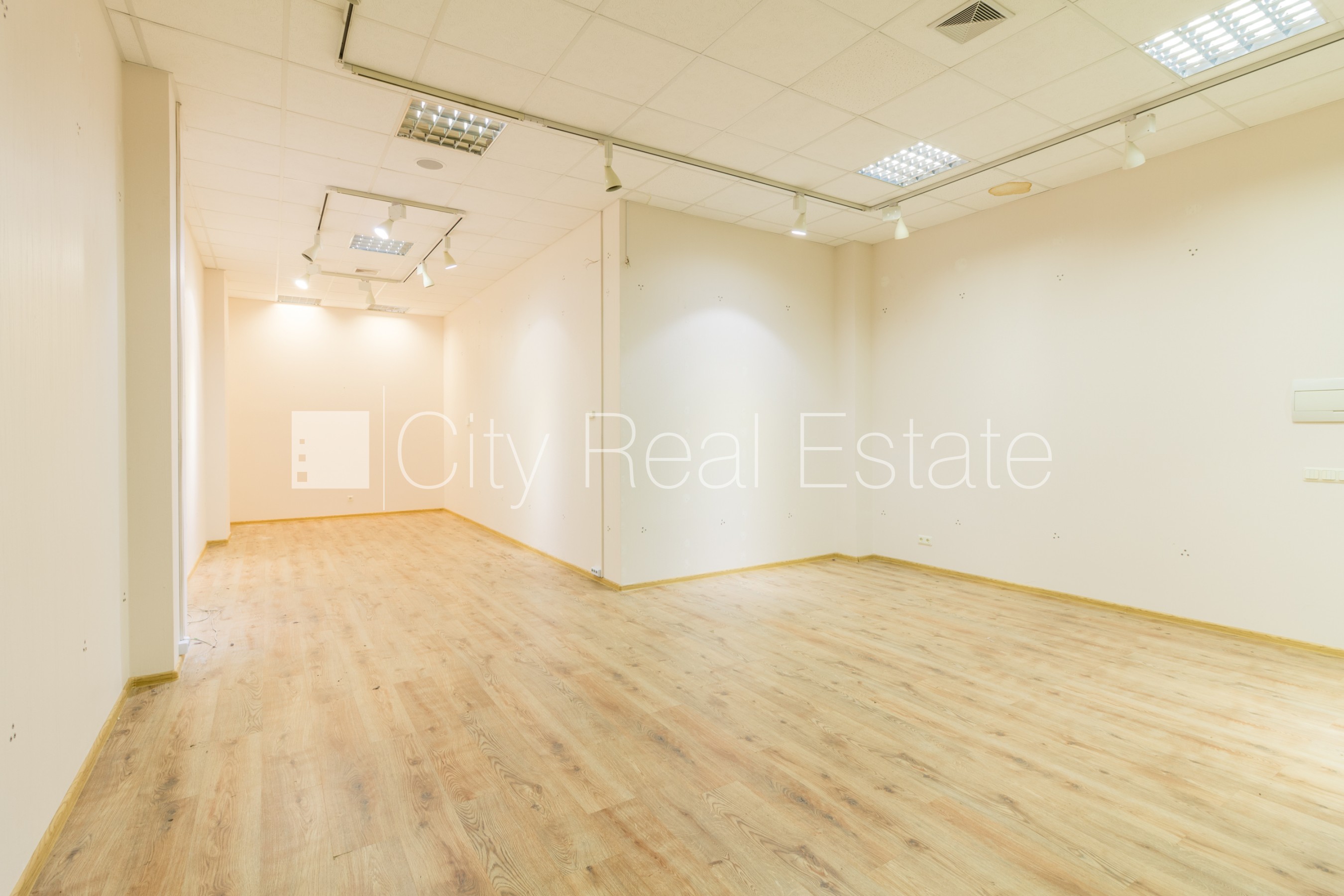 Sludinājumi. Projekts - Panorama Plaza, jaunceltne, maksas stāvvieta, pazemes autostāvvieta, ieeja no ielas, Cena: 871 EUR/mēn Foto #9