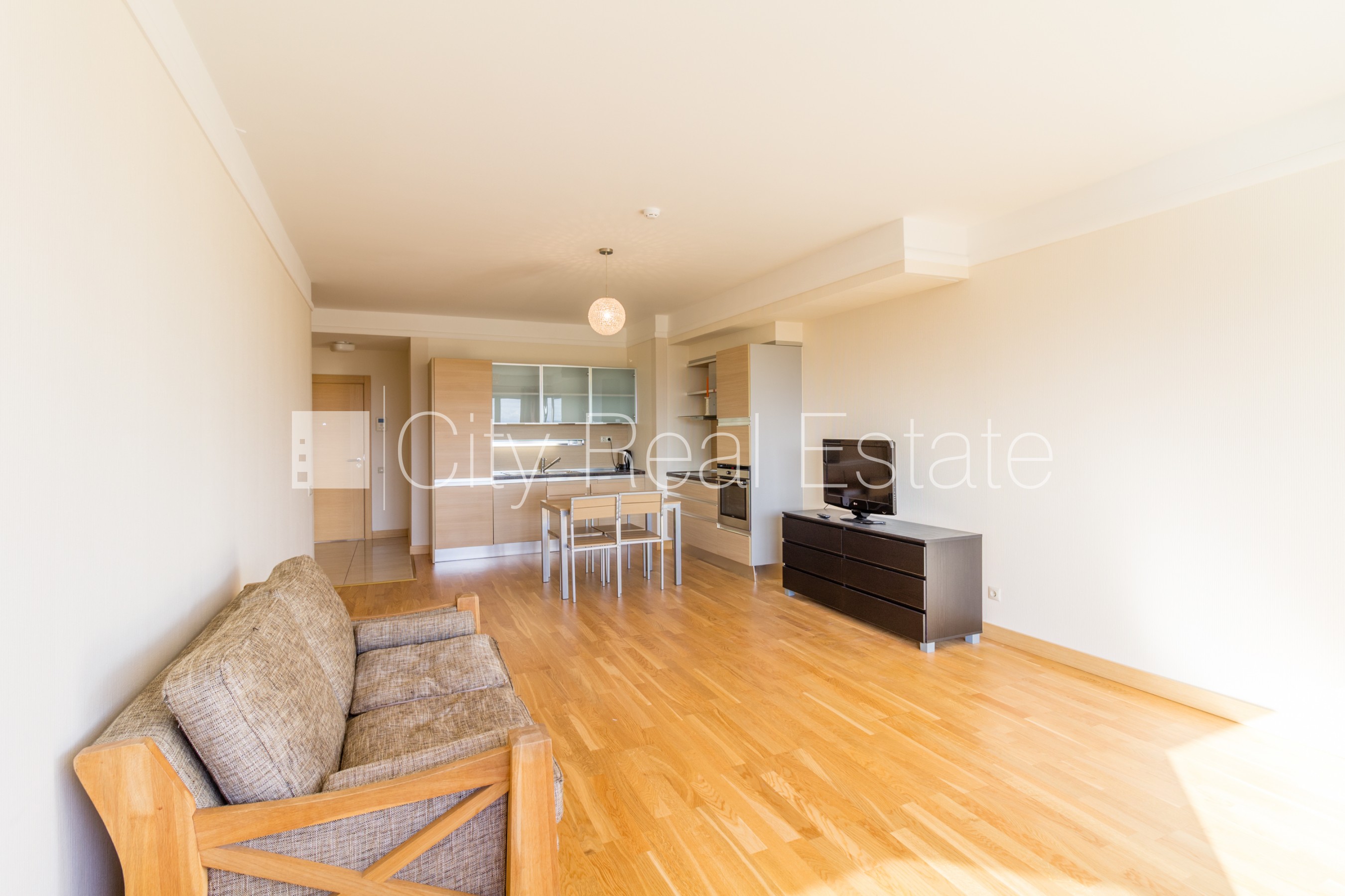 Sludinājumi. Projekts - Panorama Plaza, jaunceltne, maksas stāvvieta, pazemes autostāvvieta, ir lifts, Cena: 700 EUR/mēn Foto #2