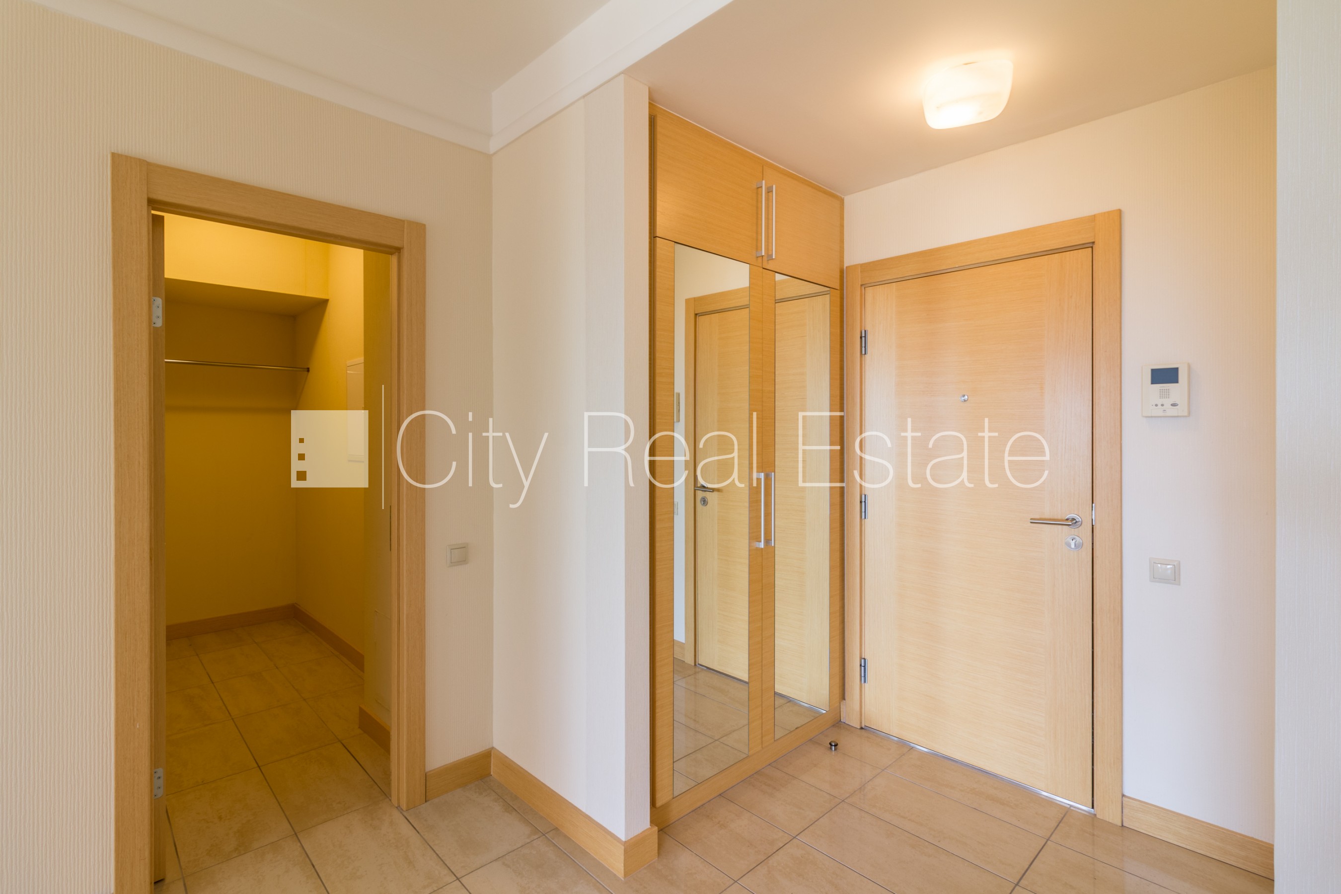 Sludinājumi. Projekts - Panorama Plaza, jaunceltne, maksas stāvvieta, pazemes autostāvvieta, ir lifts, Cena: 700 EUR/mēn Foto #7