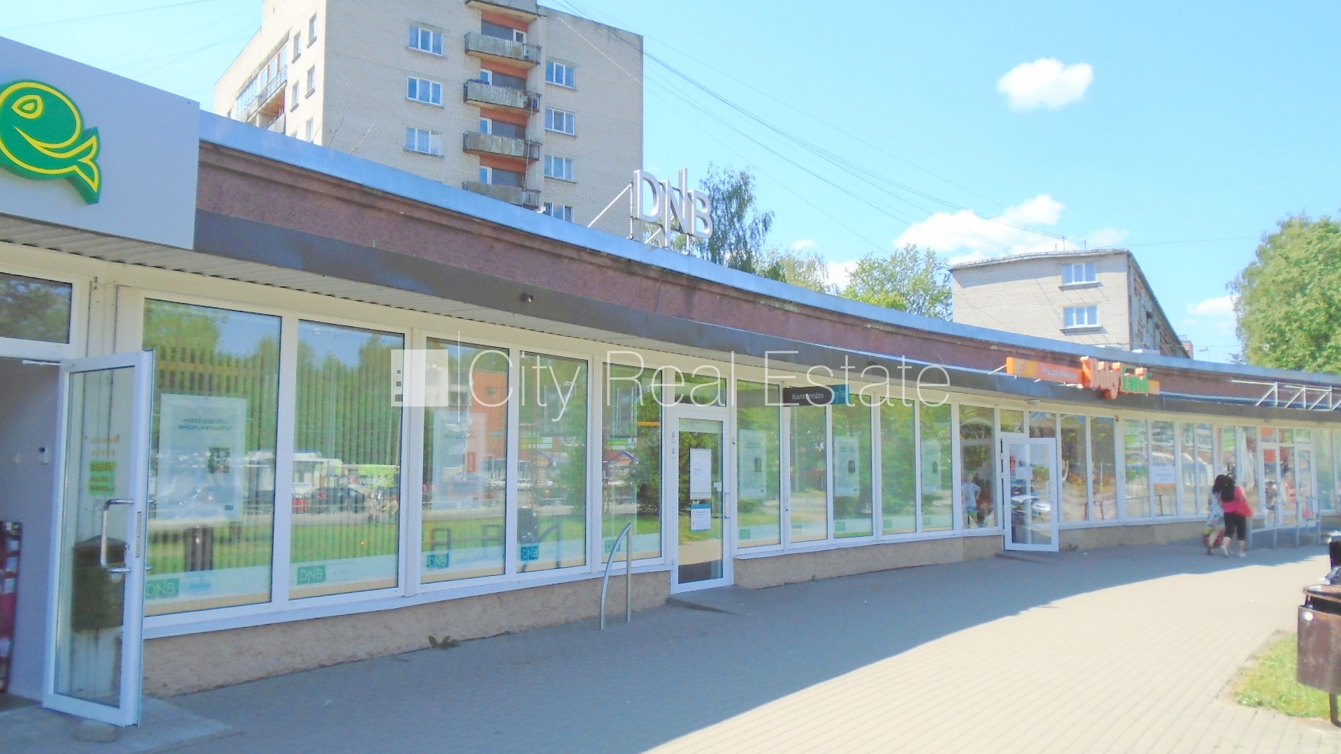 Объявление. Фасадный дом, плата за обслуживание одного квадратного метра в  месяц 1.6 EUR, вход с улицы, окна Цена: 1600 EUR/мес. Foto #1