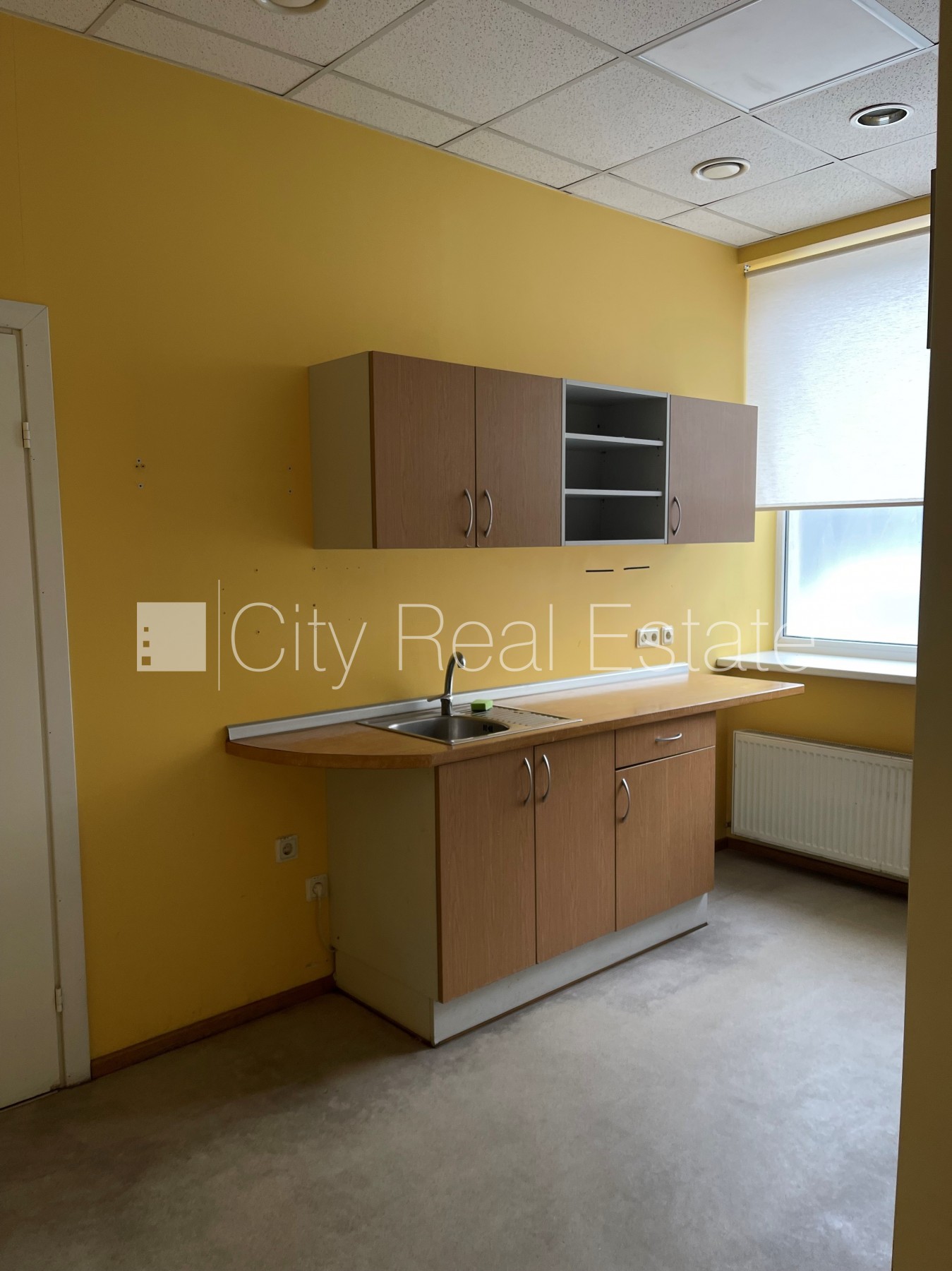 Объявление. Фасадный дом, плата за обслуживание одного квадратного метра в  месяц 1.6 EUR, вход с улицы, окна Цена: 1600 EUR/мес. Foto #10