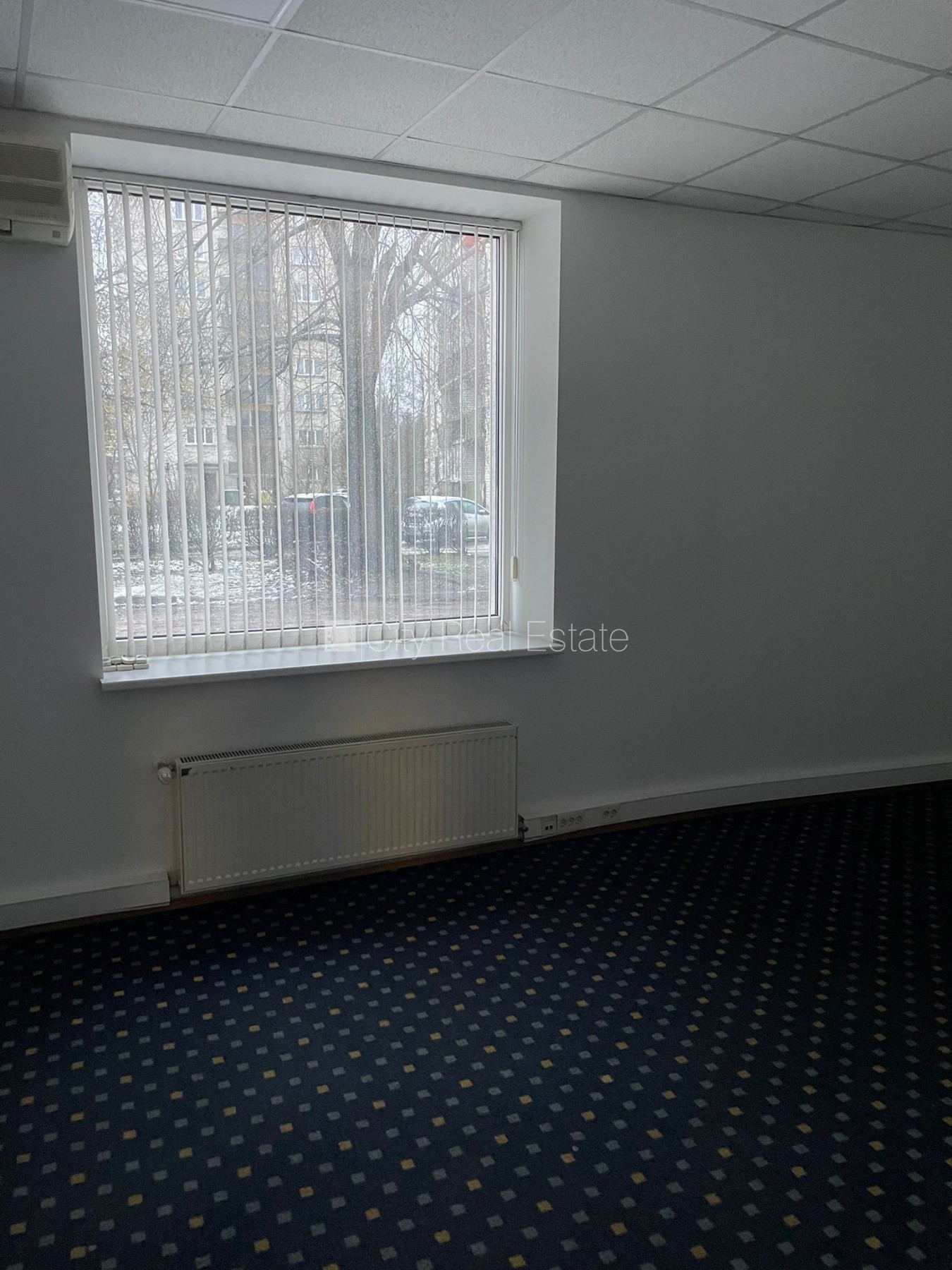 Объявление. Фасадный дом, плата за обслуживание одного квадратного метра в  месяц 1.6 EUR, вход с улицы, окна Цена: 1600 EUR/мес. Foto #7