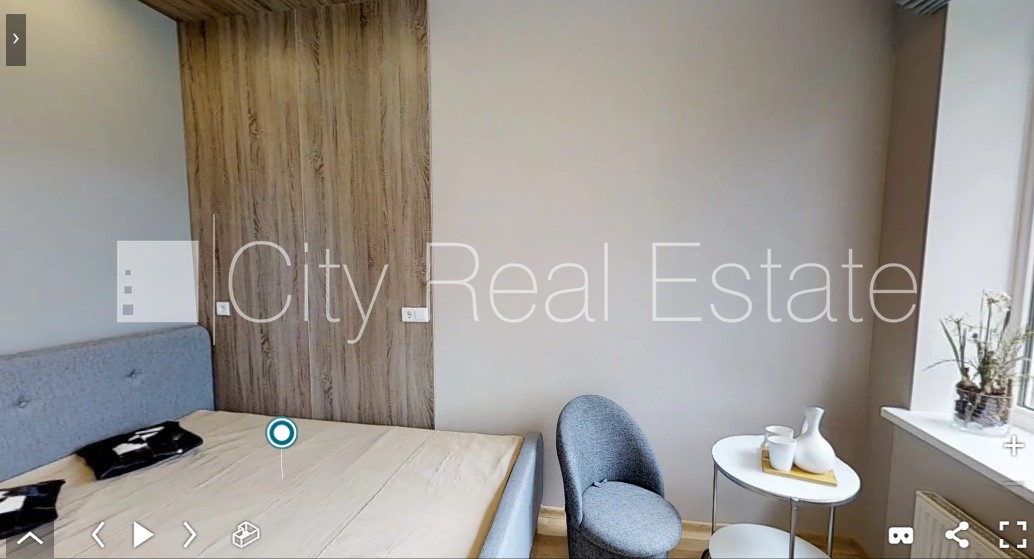 Sludinājumi. Renovēta māja, labiekārtota apzaļumota teritorija, vieta automašīnai, studio tipa, virtuve Cena: 420 EUR/mēn Foto #2