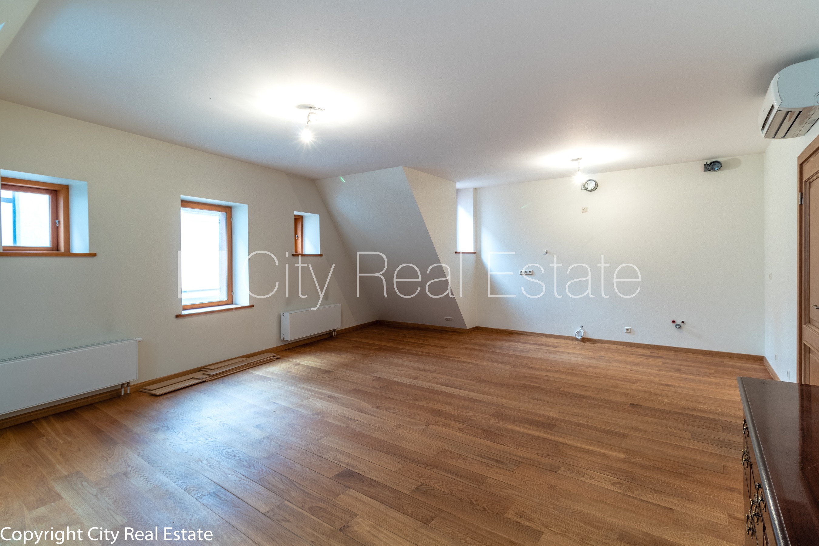 Sludinājumi. Fasādes māja, restaurēta māja, dzīvokļu skaits ēkā  2 gab., ķieģeļu mūra sienas, fasāde ar Cena: 238140 EUR Foto #3