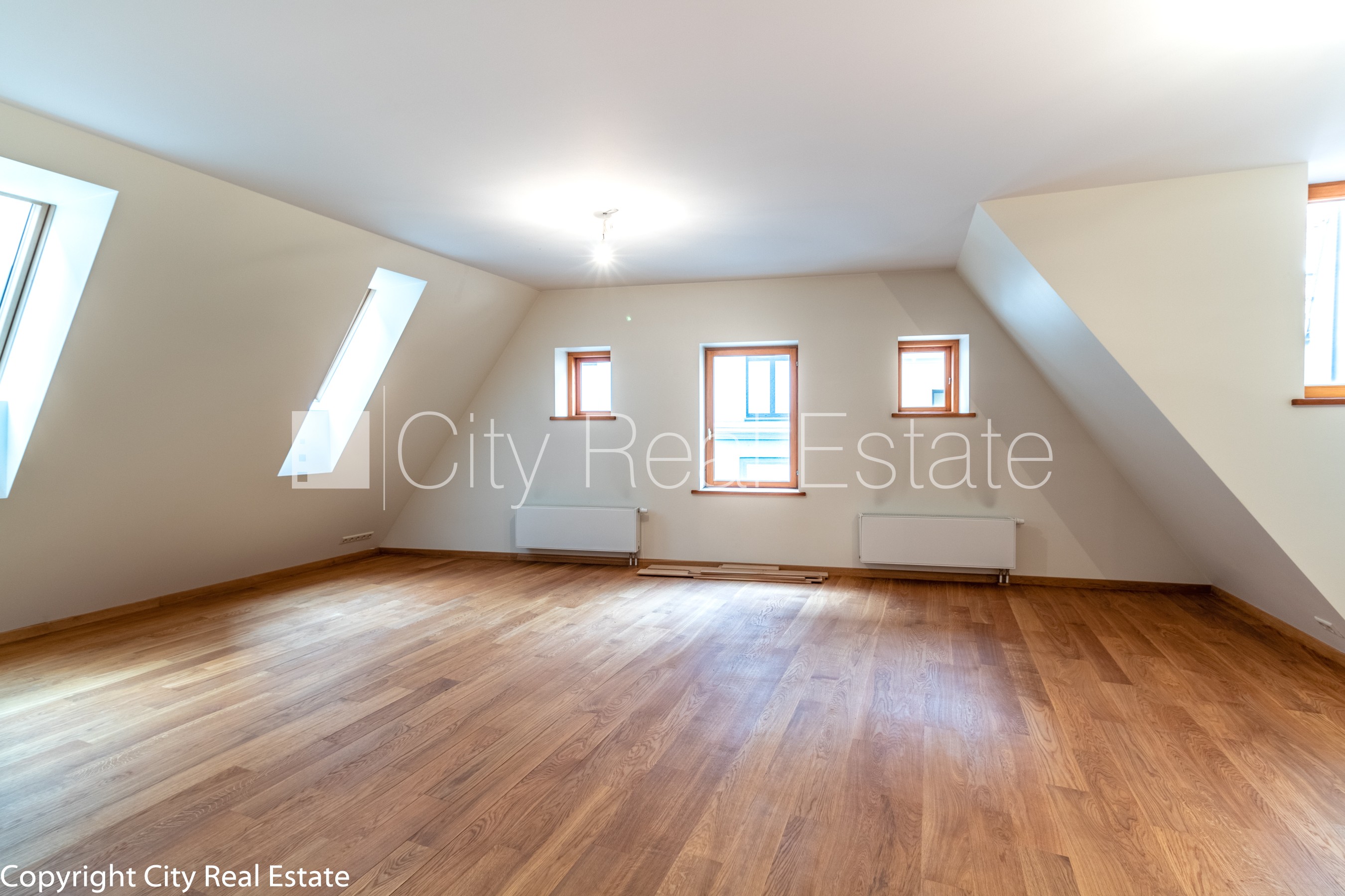 Sludinājumi. Fasādes māja, restaurēta māja, dzīvokļu skaits ēkā  2 gab., ķieģeļu mūra sienas, fasāde ar Cena: 238140 EUR Foto #2