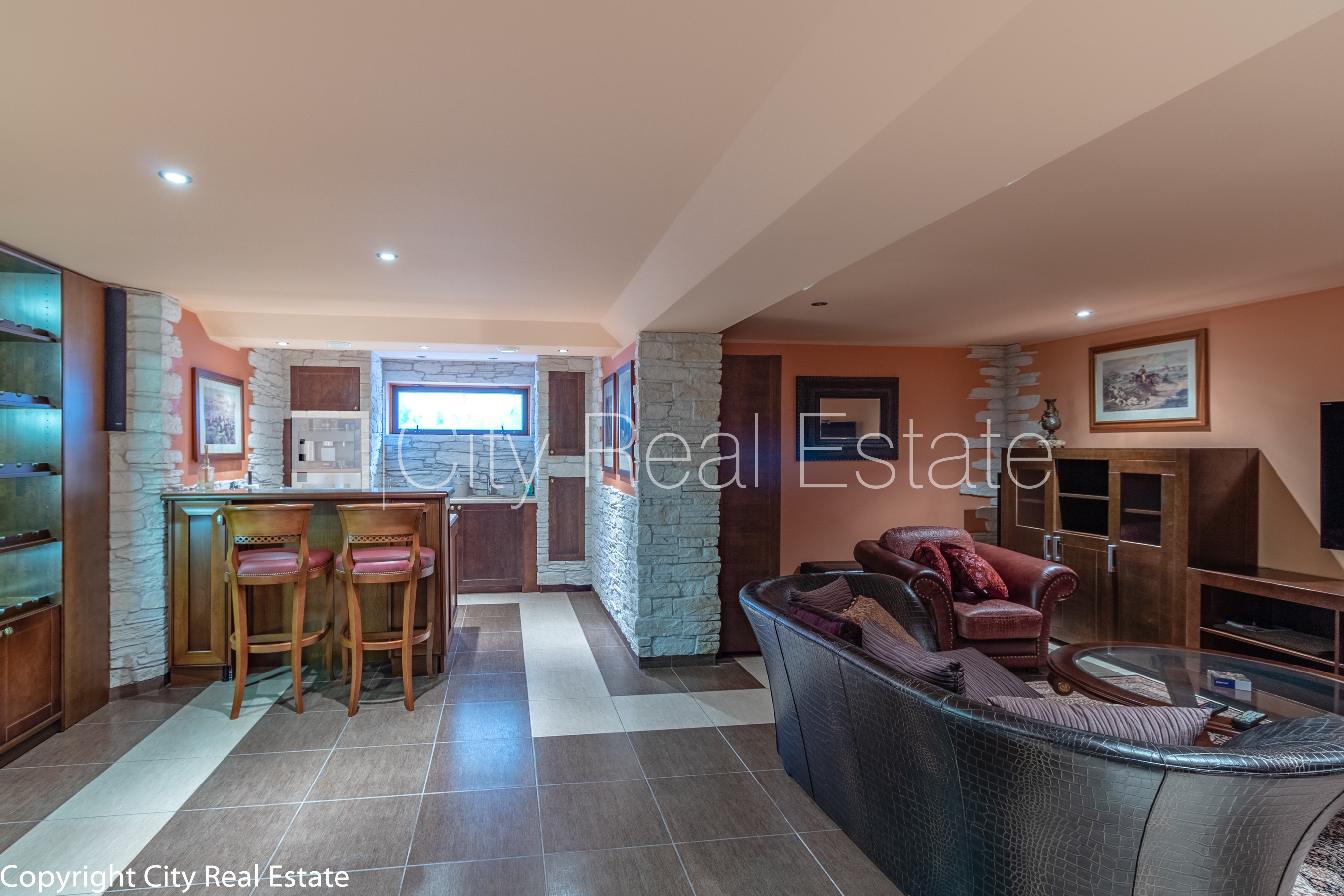 Sludinājumi. Privātmāja, bruģēts piebraucamais ceļš, automātiska zālāja laistīšanas sistēma, slēgts pagalms, Cena: 400000 EUR Foto #19