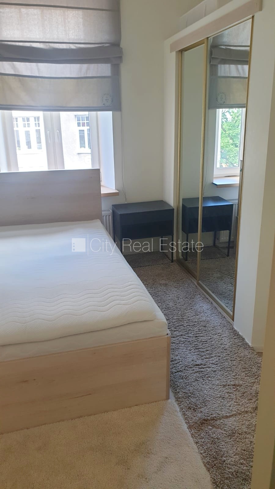 Sludinājumi. Fasādes māja, renovēta māja, ieeja no ielas, ir lifts, kāpņu telpa pēc kosmētiskā remonta, logi Cena: 680 EUR/mēn Foto #16