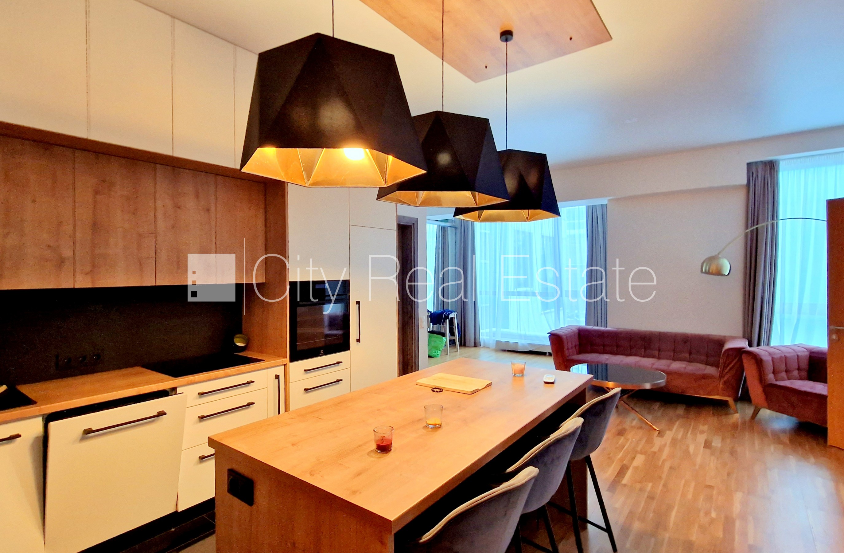 Объявление. Земля в собственности, новостройка, на подвальном этаже доступно кладовое помещение, Цена: 250000 EUR Foto #3