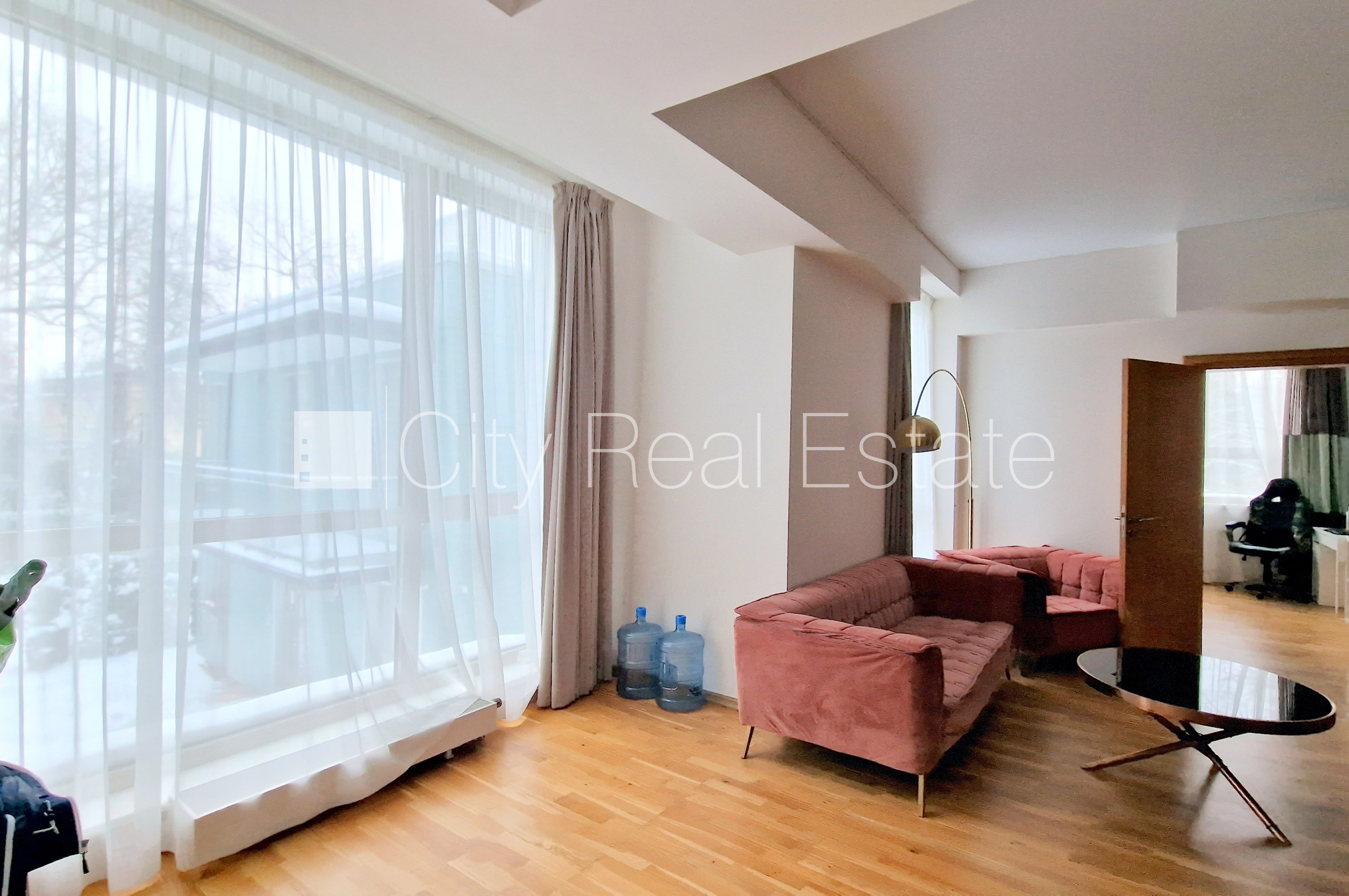 Объявление. Земля в собственности, новостройка, на подвальном этаже доступно кладовое помещение, Цена: 250000 EUR Foto #1