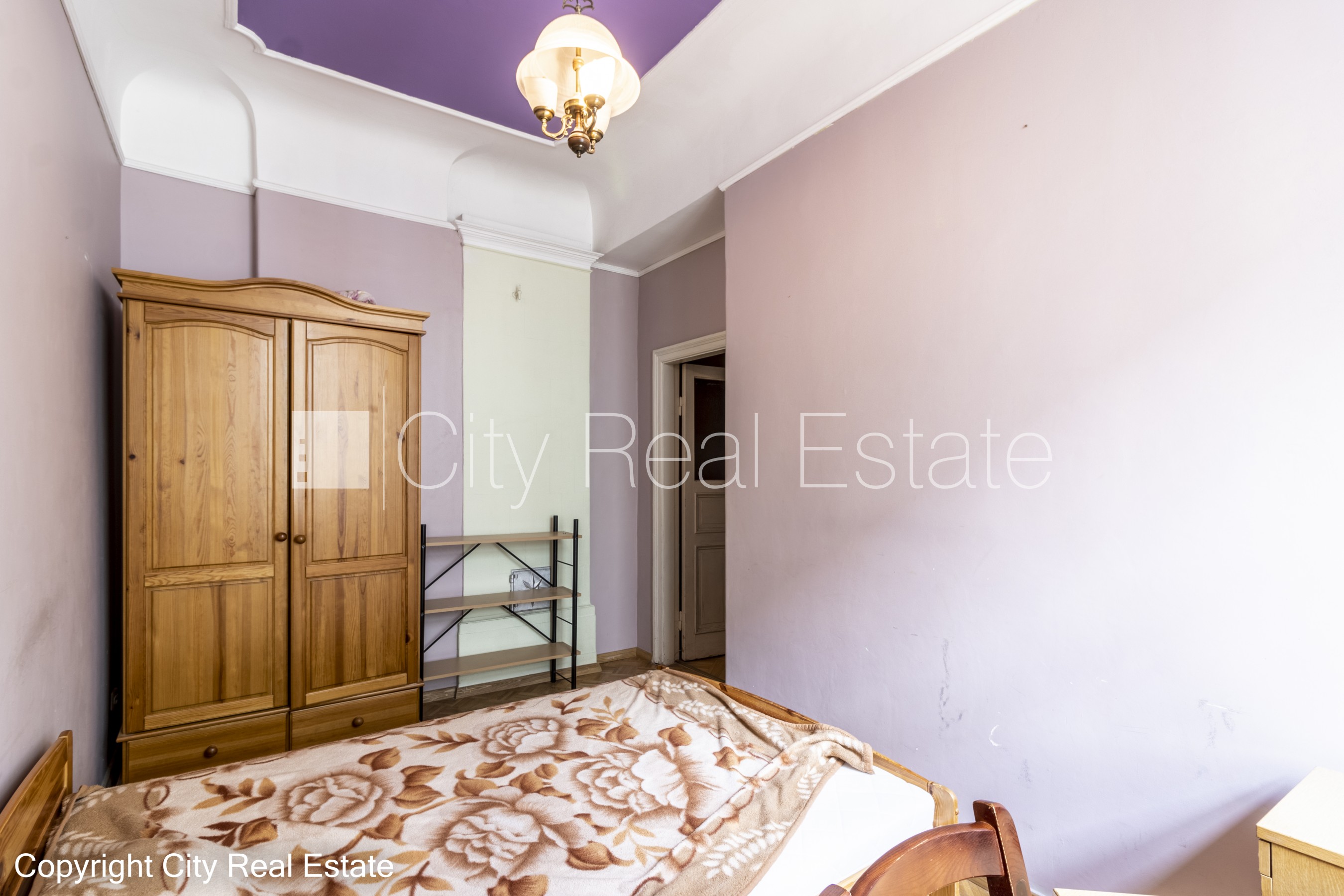 Sludinājumi. Pagalma māja, renovēta māja, slēgts pagalms, ieeja no pagalma, kāpņu telpa pēc kosmētiskā remonta, Cena: 265000 EUR Foto #12