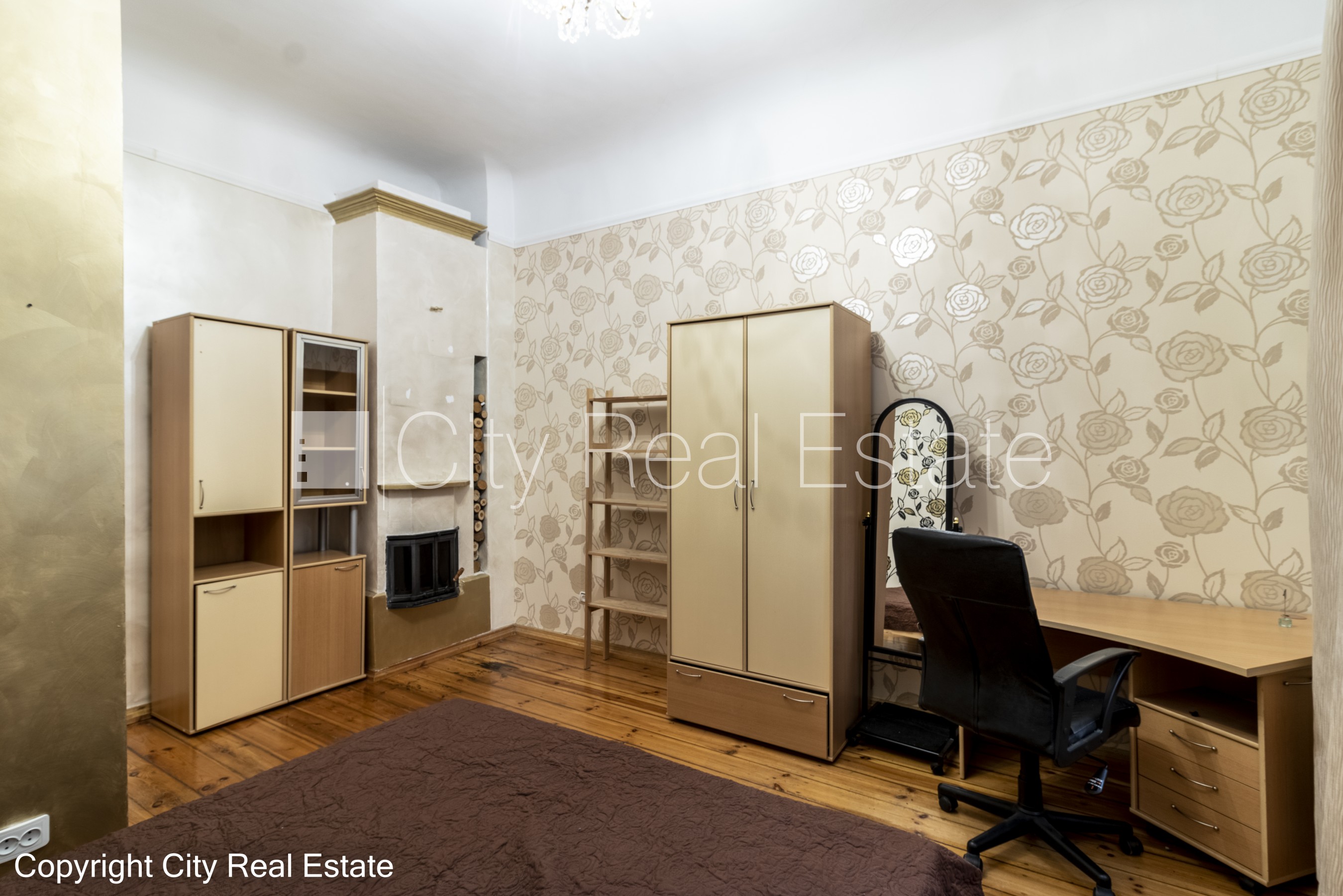 Sludinājumi. Pagalma māja, renovēta māja, slēgts pagalms, ieeja no pagalma, kāpņu telpa pēc kosmētiskā remonta, Cena: 265000 EUR Foto #9