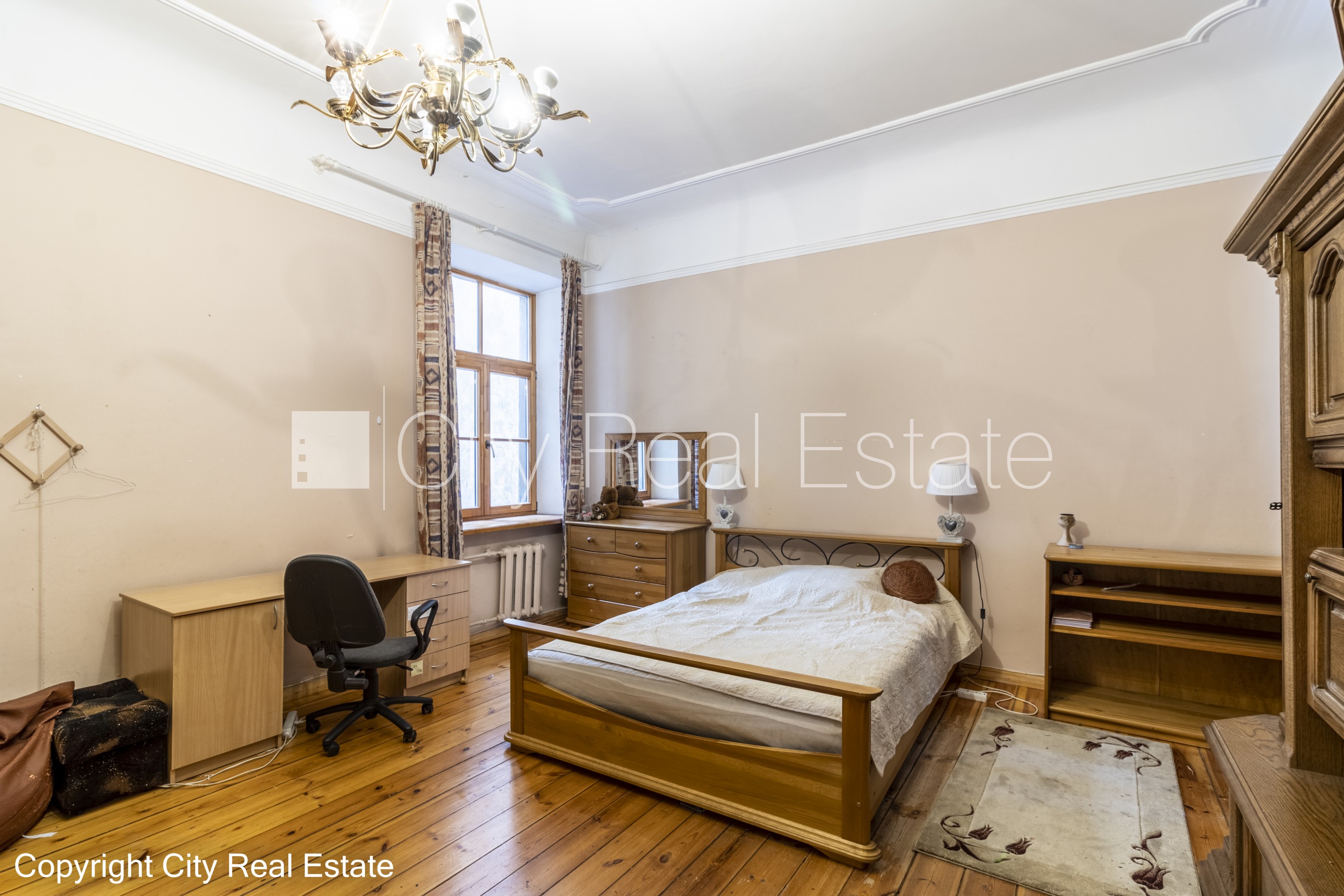 Sludinājumi. Pagalma māja, renovēta māja, slēgts pagalms, ieeja no pagalma, kāpņu telpa pēc kosmētiskā remonta, Cena: 265000 EUR Foto #10