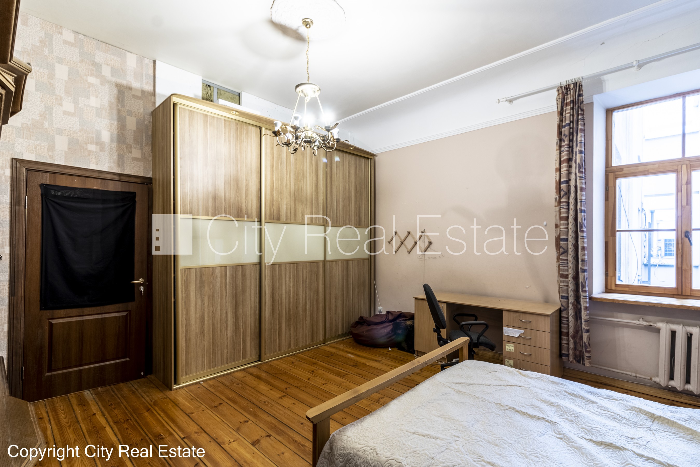 Sludinājumi. Pagalma māja, renovēta māja, slēgts pagalms, ieeja no pagalma, kāpņu telpa pēc kosmētiskā remonta, Cena: 265000 EUR Foto #17