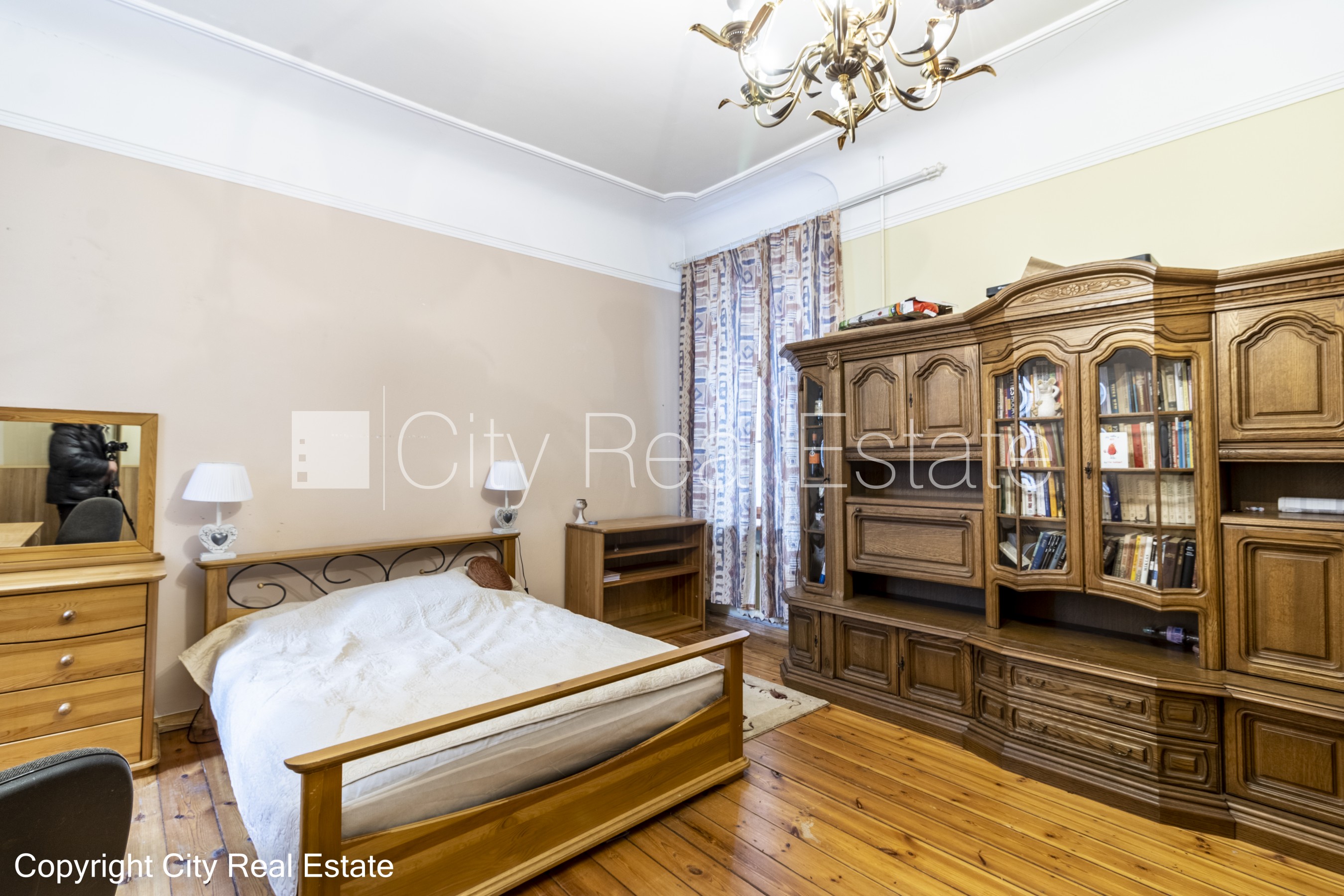 Sludinājumi. Pagalma māja, renovēta māja, slēgts pagalms, ieeja no pagalma, kāpņu telpa pēc kosmētiskā remonta, Cena: 265000 EUR Foto #19