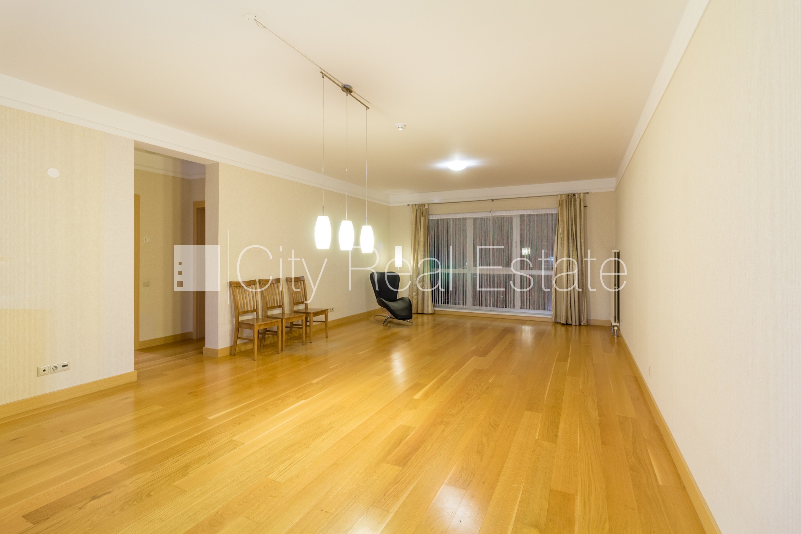 Sludinājumi. Projekts - Panorama Plaza, jaunceltne, teritorijas iebrauktuves vārti aprīkoti ar automatizētu Cena: 850 EUR/mēn Foto #2