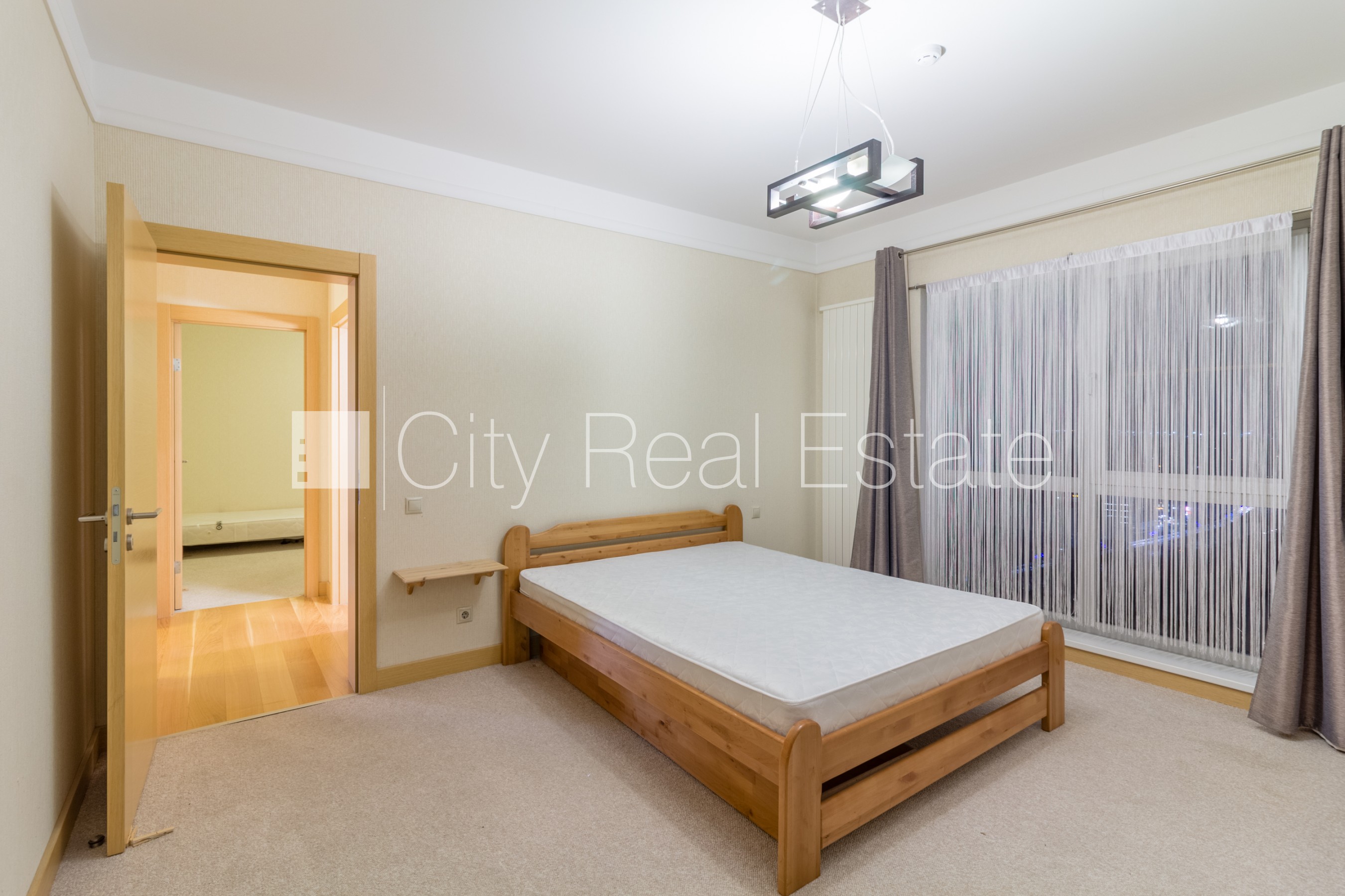 Sludinājumi. Projekts - Panorama Plaza, jaunceltne, teritorijas iebrauktuves vārti aprīkoti ar automatizētu Cena: 850 EUR/mēn Foto #5