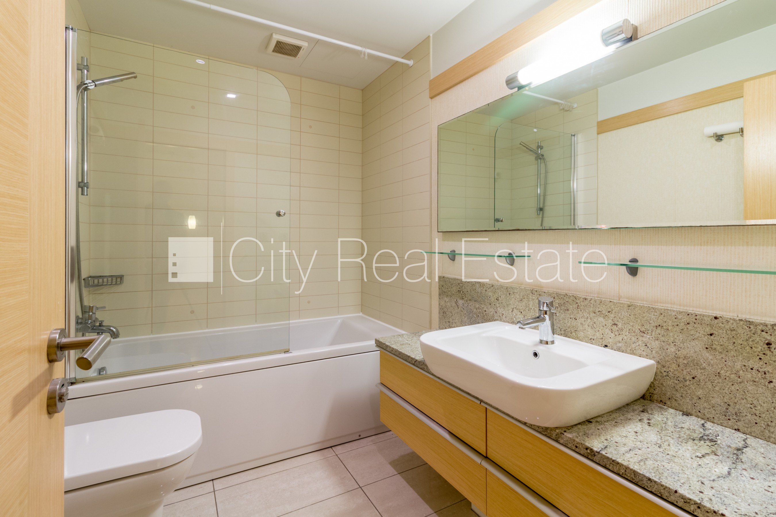 Sludinājumi. Projekts - Panorama Plaza, jaunceltne, teritorijas iebrauktuves vārti aprīkoti ar automatizētu Cena: 850 EUR/mēn Foto #7