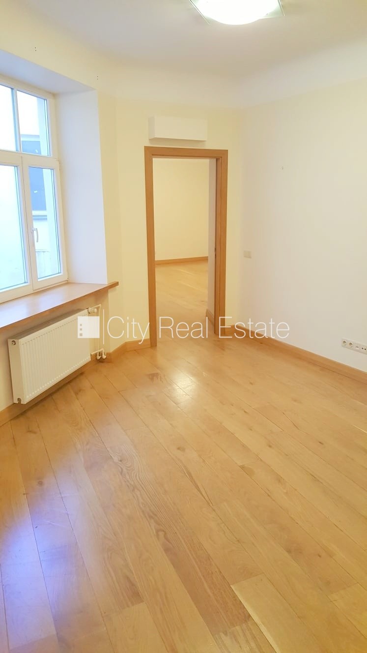 Sludinājumi. Fasādes māja, renovēta māja, viena kvadrātmetra apsaimniekošanas maksa mēnesī  0,70 EUR, ieeja no Cena: 720 EUR/mēn Foto #3