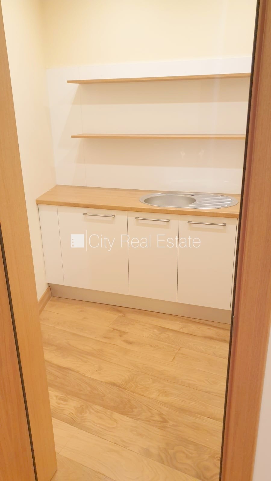 Sludinājumi. Fasādes māja, renovēta māja, viena kvadrātmetra apsaimniekošanas maksa mēnesī  0,70 EUR, ieeja no Cena: 720 EUR/mēn Foto #7