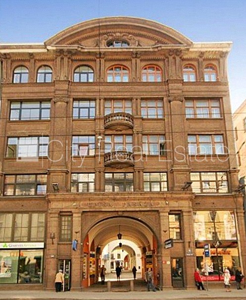 Объявление. Дом во дворе, реновированный дом, кирпичные стены, фасад с декоративной штукатуркой, Цена: 256000 EUR Foto #1