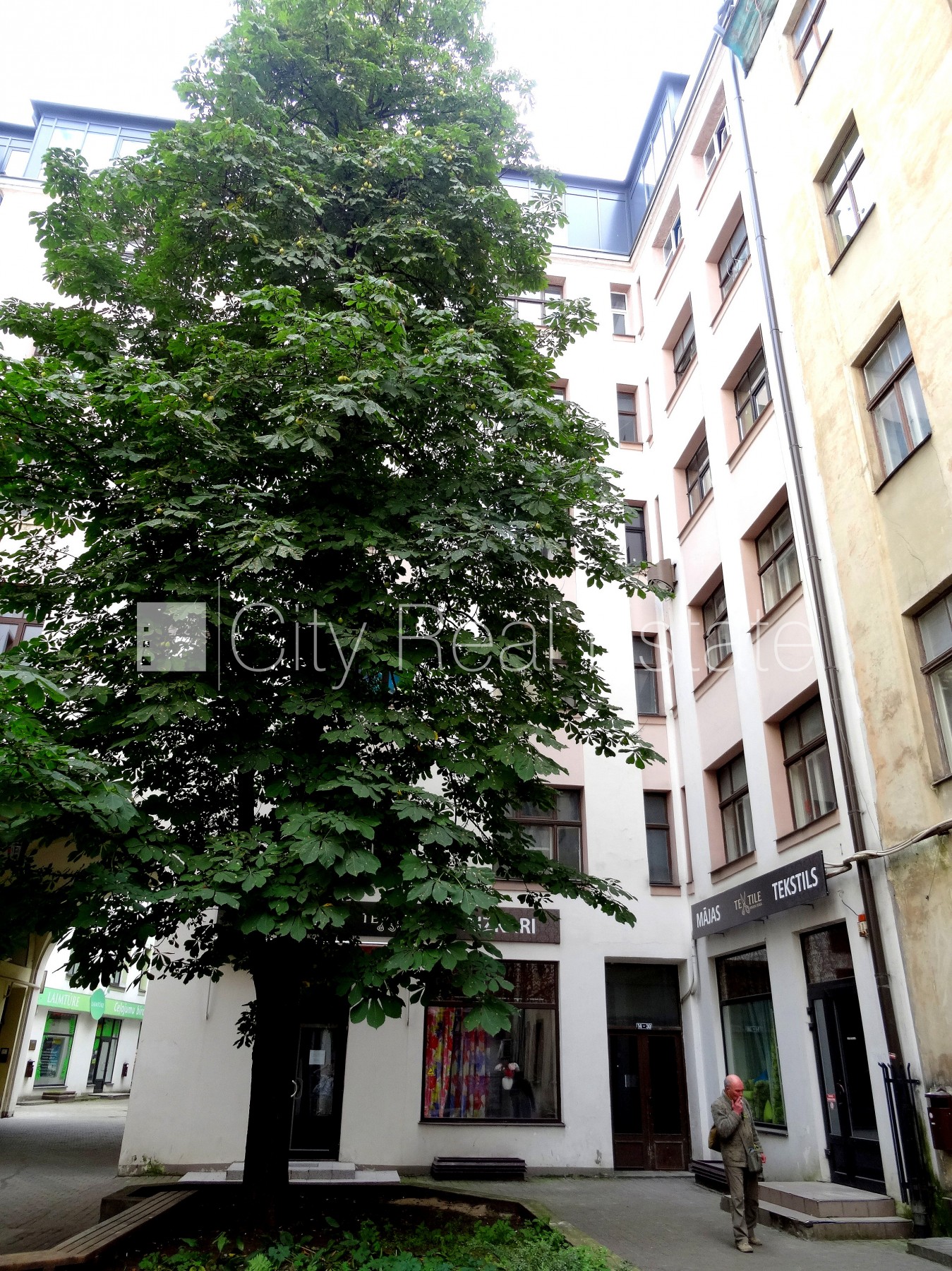 Объявление. Дом во дворе, реновированный дом, кирпичные стены, фасад с декоративной штукатуркой, Цена: 256000 EUR Foto #16