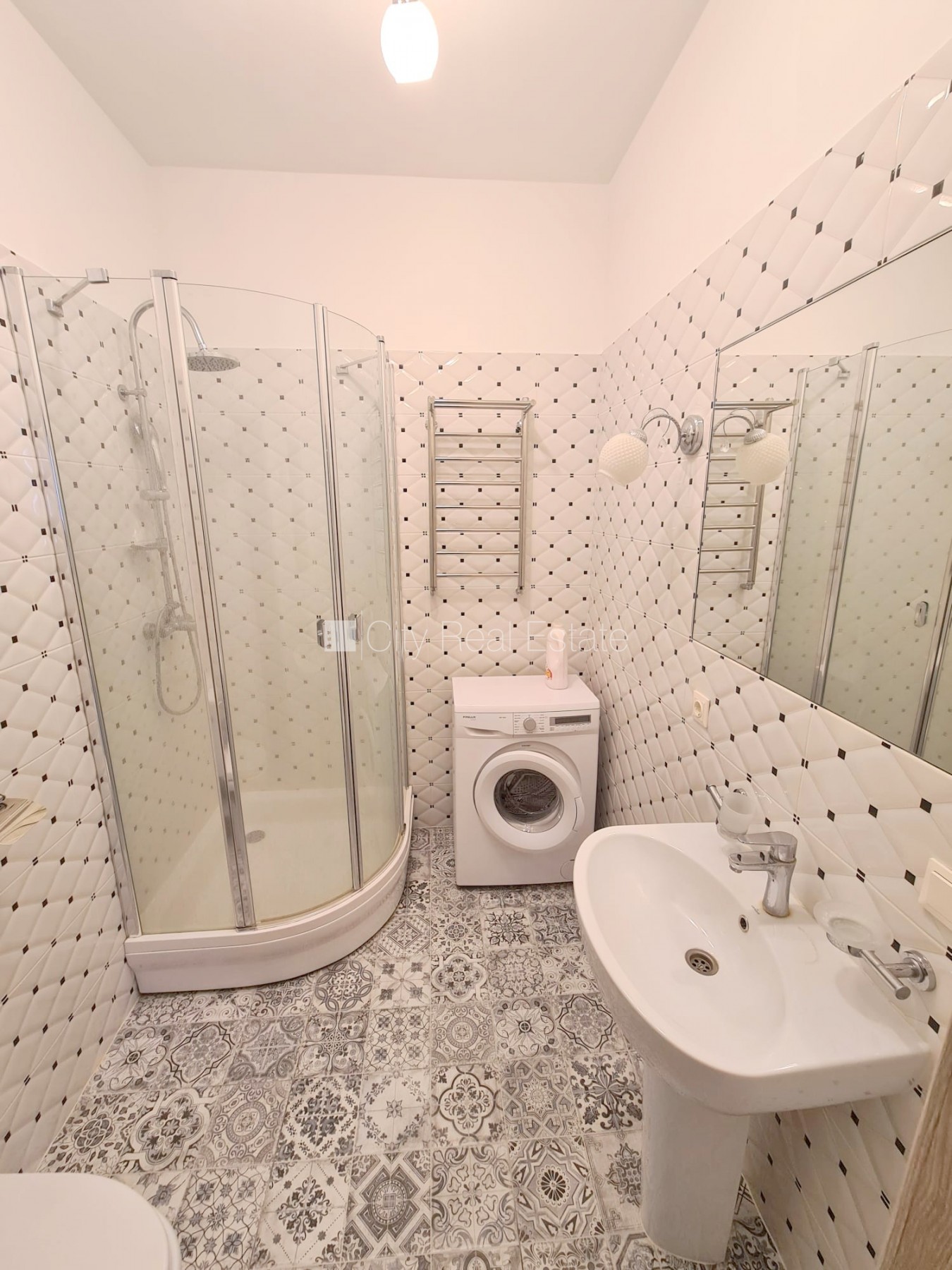 Sludinājumi. Jaunceltne, renovēta māja, ieeja no ielas, ir lifts, kāpņu telpa pēc kapitālā remonta, Cena: 550 EUR/mēn Foto #21