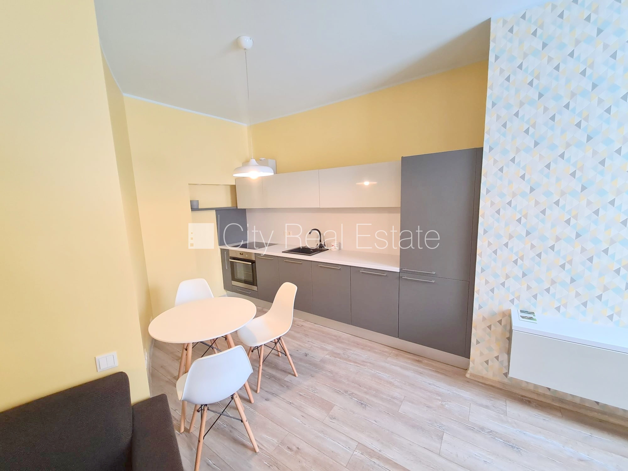 Sludinājumi. Jaunceltne, renovēta māja, ieeja no ielas, ir lifts, kāpņu telpa pēc kapitālā remonta, Cena: 550 EUR/mēn Foto #16