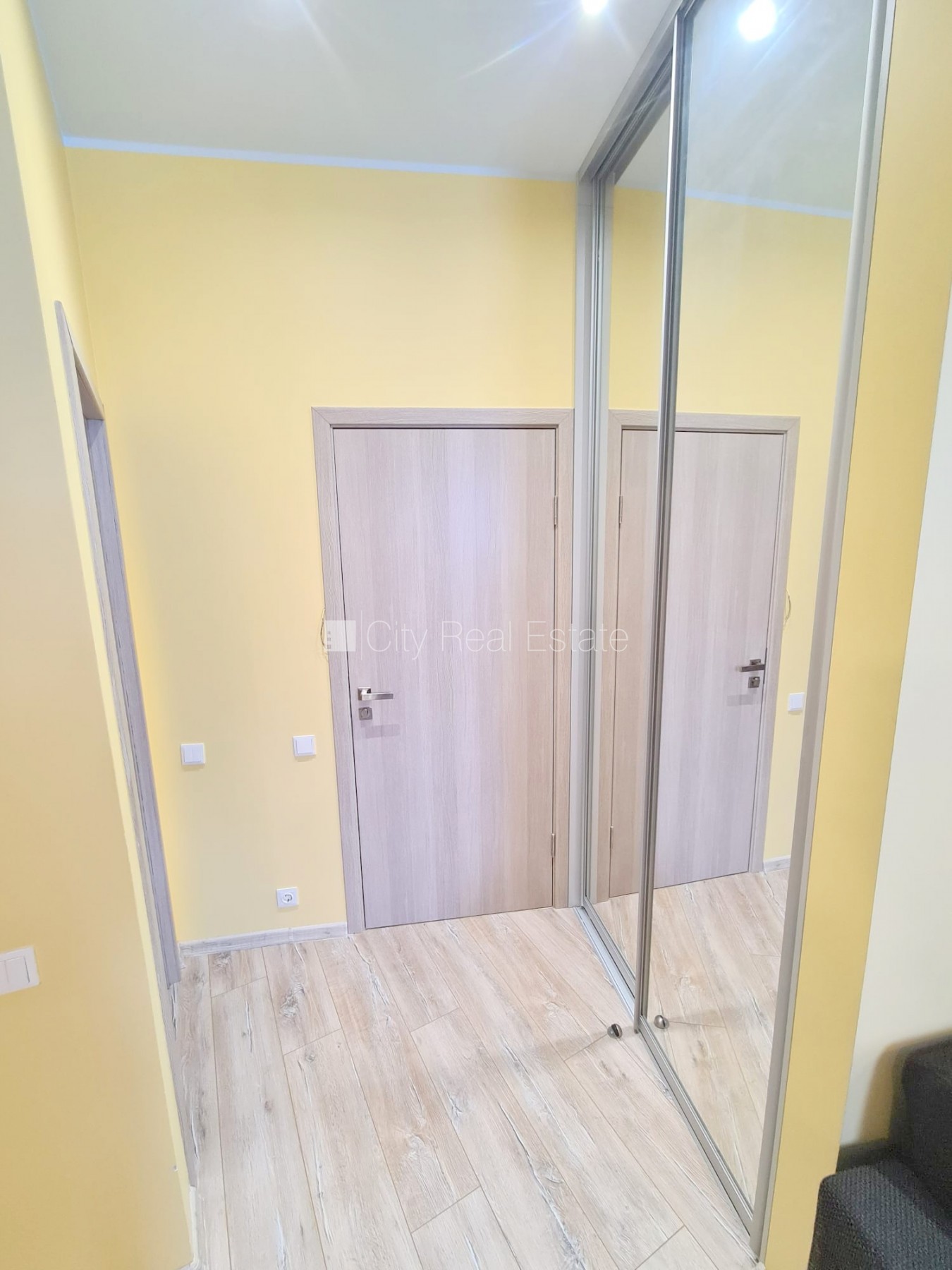 Sludinājumi. Jaunceltne, renovēta māja, ieeja no ielas, ir lifts, kāpņu telpa pēc kapitālā remonta, Cena: 550 EUR/mēn Foto #22
