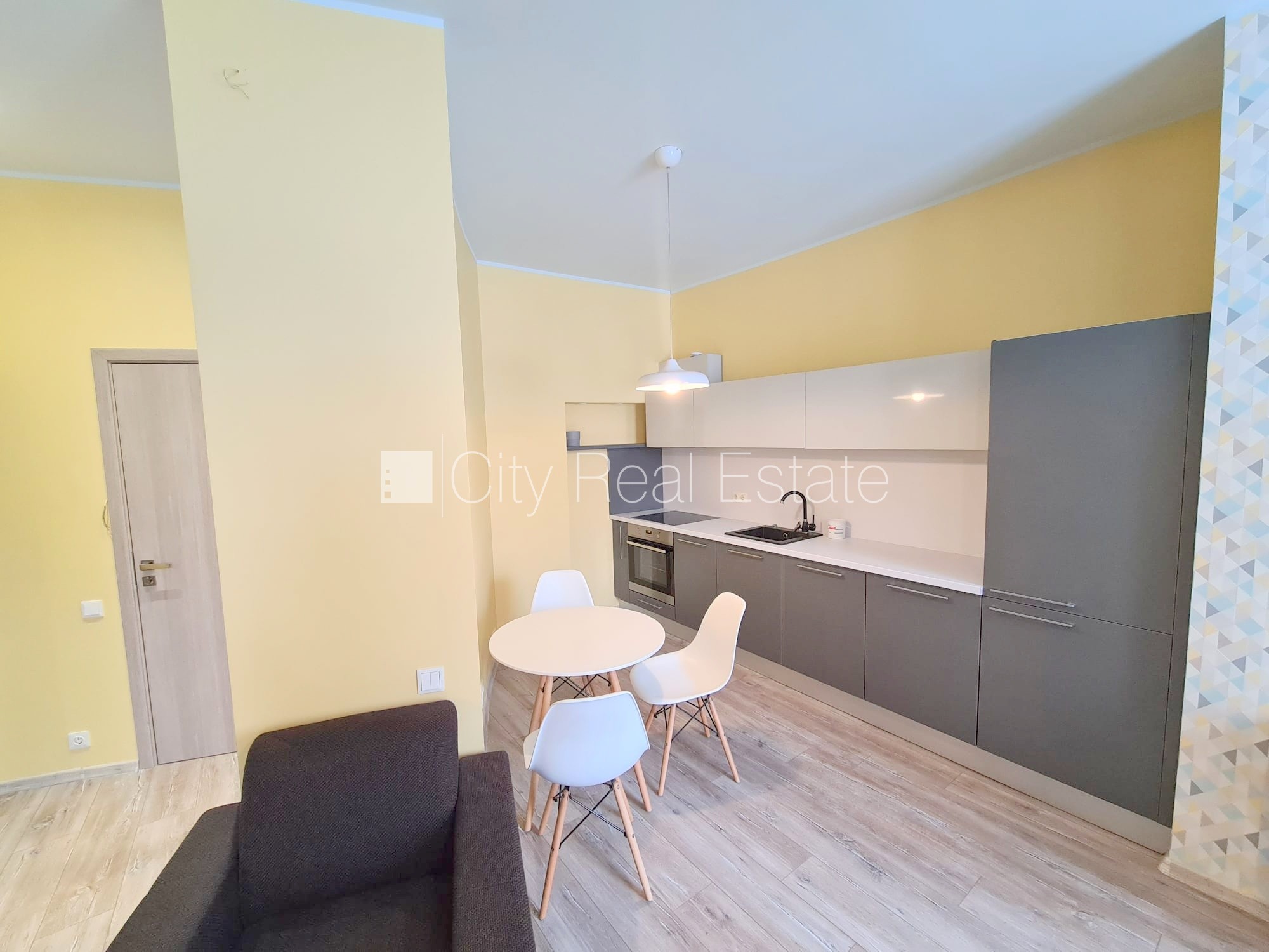 Sludinājumi. Jaunceltne, renovēta māja, ieeja no ielas, ir lifts, kāpņu telpa pēc kapitālā remonta, Cena: 550 EUR/mēn Foto #15