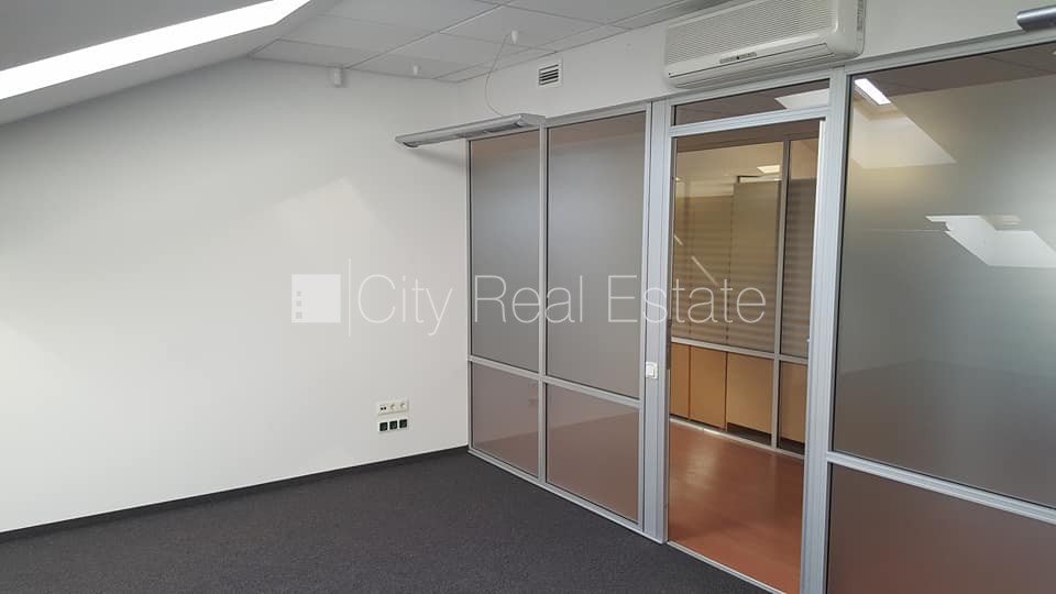 Sludinājumi. Fasādes māja, viena kvadrātmetra apsaimniekošanas maksa mēnesī  2,03 EUR, maksas stāvvieta, vieta Cena: 202 EUR/mēn Foto #6