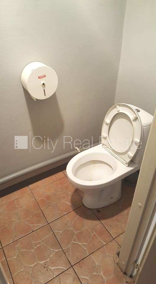 Sludinājumi. Renovēta māja, viena kvadrātmetra apsaimniekošanas maksa mēnesī  2.03 EUR, maksas stāvvieta, vieta Cena: 207 EUR/mēn Foto #10