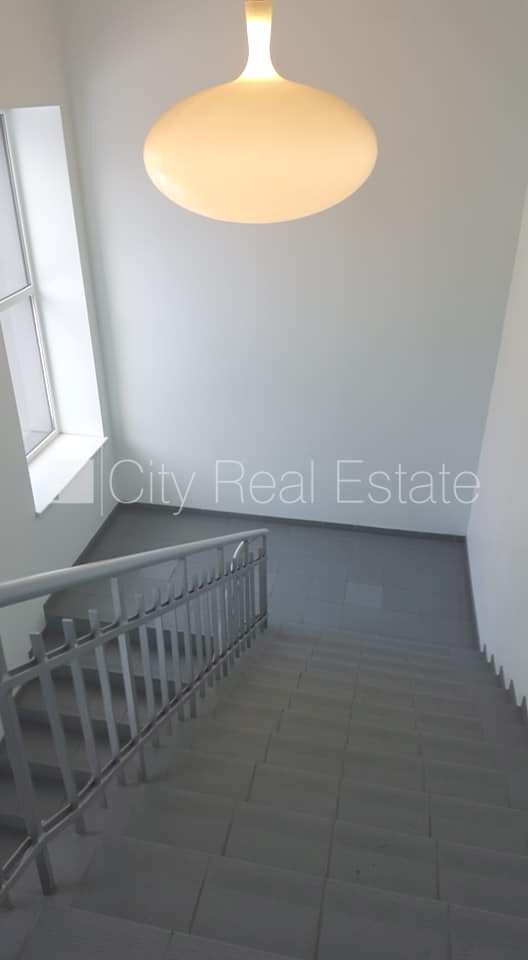 Sludinājumi. Renovēta māja, viena kvadrātmetra apsaimniekošanas maksa mēnesī  2.03 EUR, maksas stāvvieta, vieta Cena: 207 EUR/mēn Foto #15