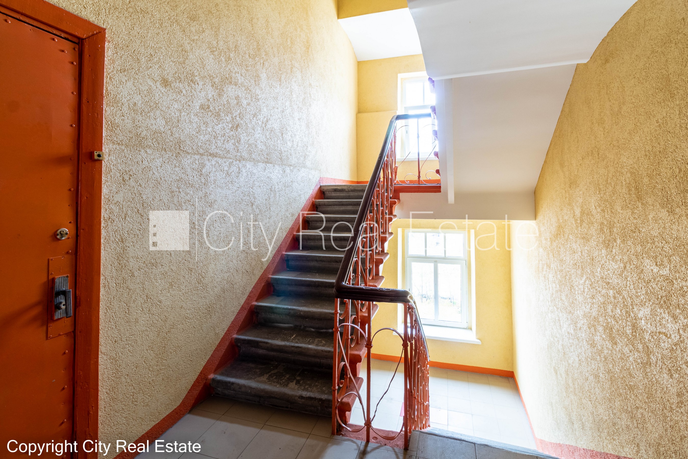 Sludinājumi. Fasādes māja, renovēta māja, vieta automašīnai, ieeja no pagalma, mansards, kāpņu telpa pēc Cena: 260 EUR/mēn Foto #20