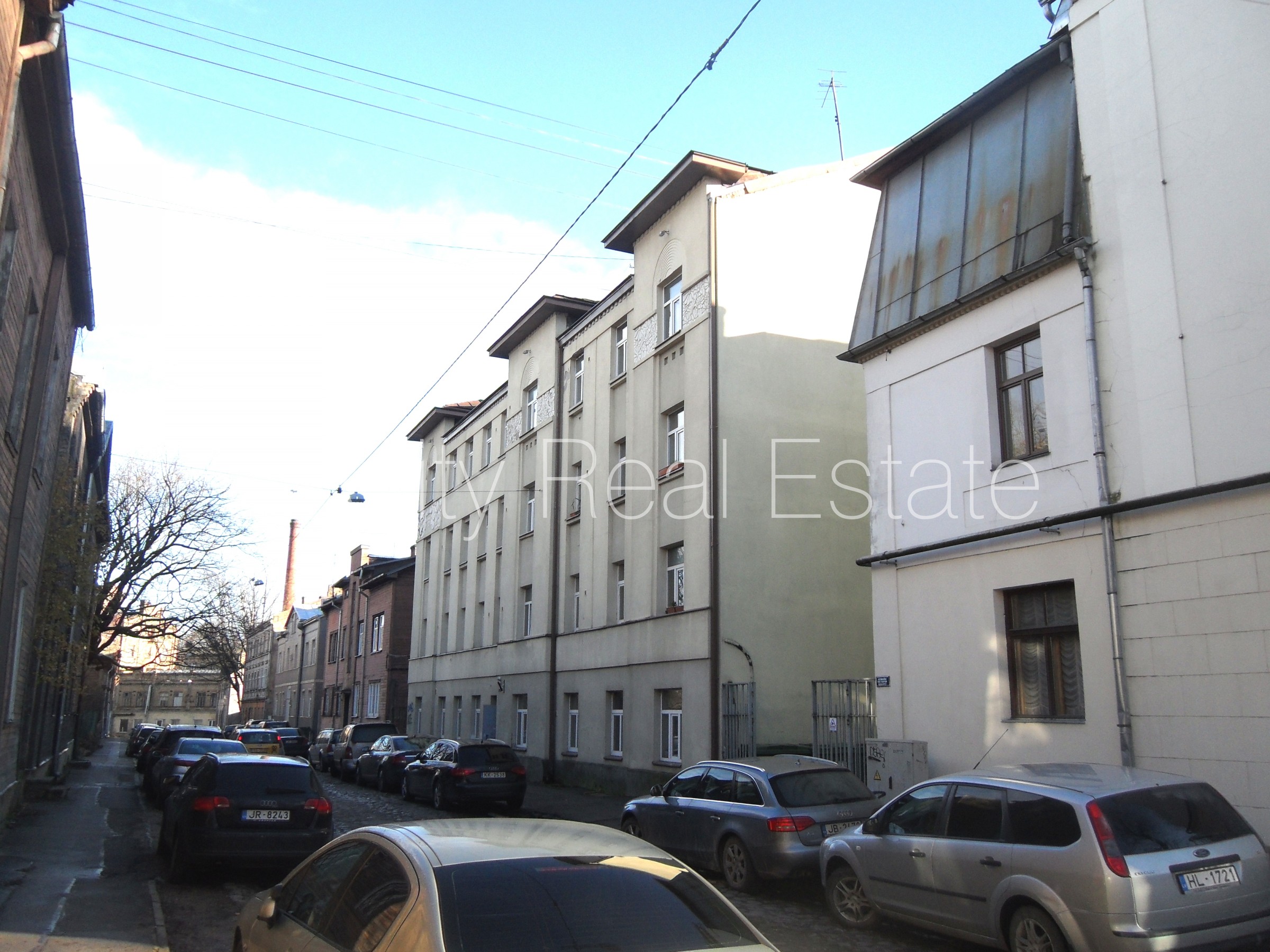 Sludinājumi. Fasādes māja, ieeja no ielas, logi vērsti uz pagalma pusi, istaba izolēta 18 m2, augstie griesti, Cena: 210 EUR/mēn Foto #21