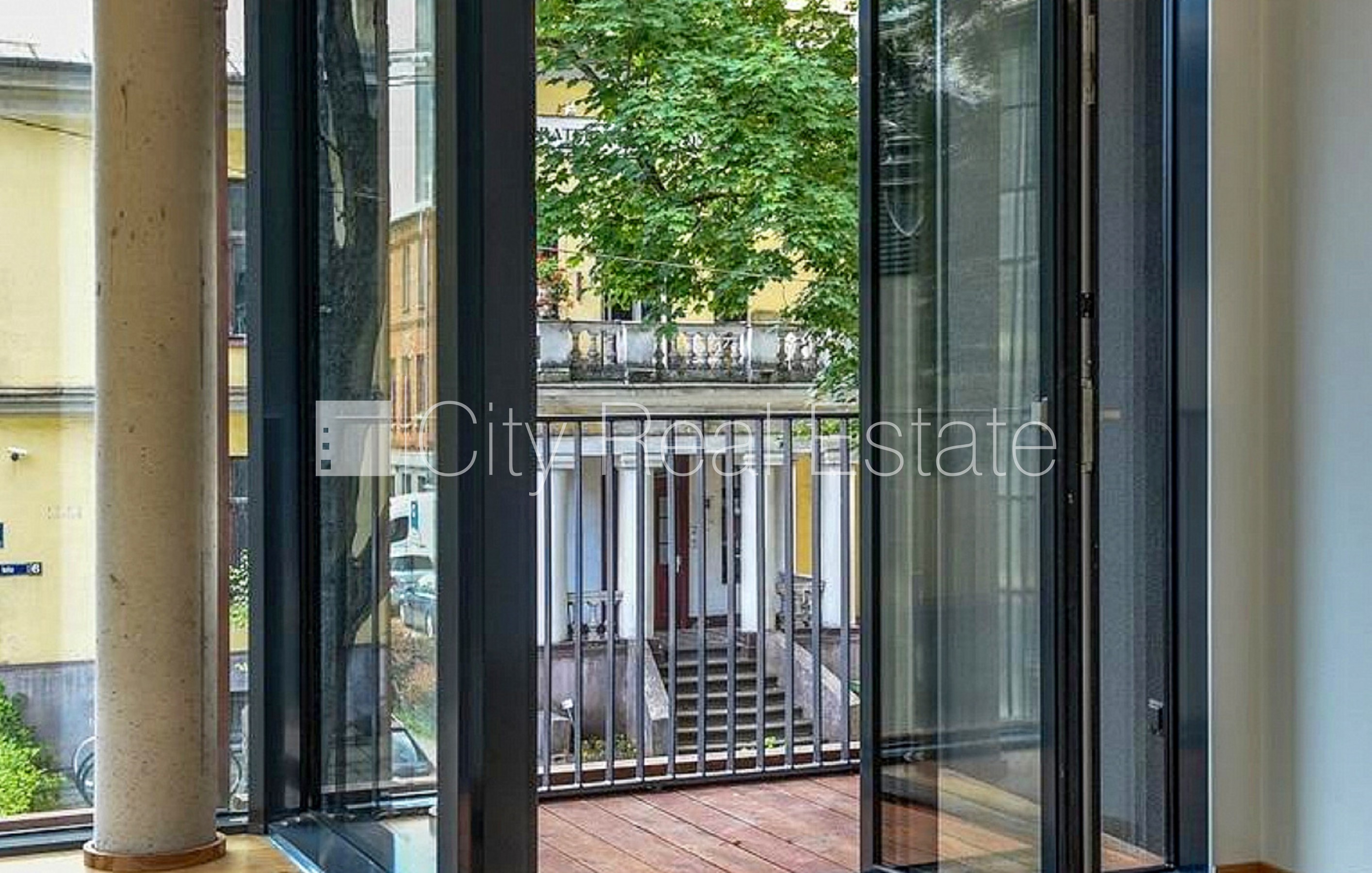 Объявление. Земля в собственности, новостройка, фасадный дом, монолитные бетонные стены, плата за обслуживание Цена: 407000 EUR Foto #7