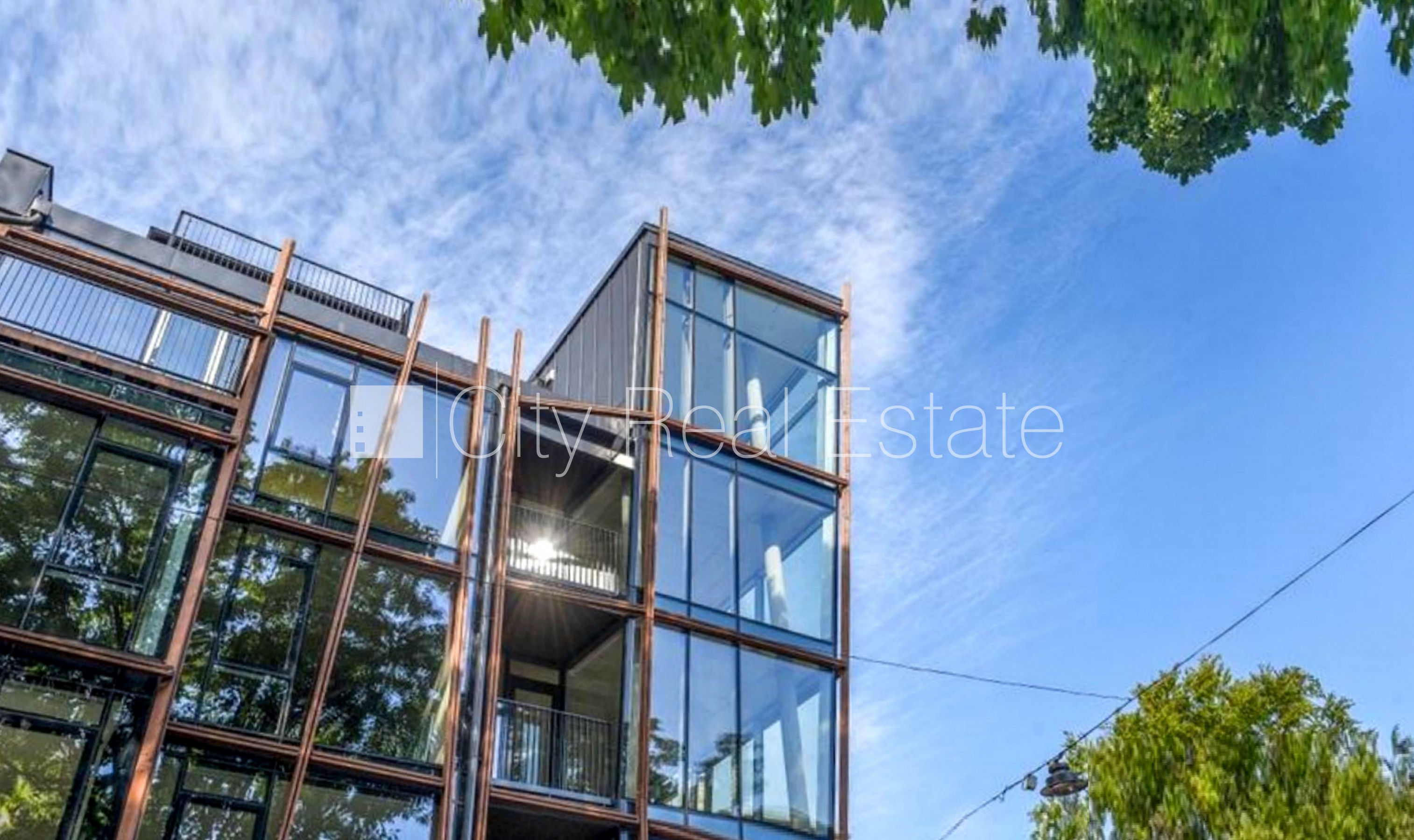 Объявление. Земля в собственности, новостройка, фасадный дом, монолитные бетонные стены, плата за обслуживание Цена: 407000 EUR Foto #17