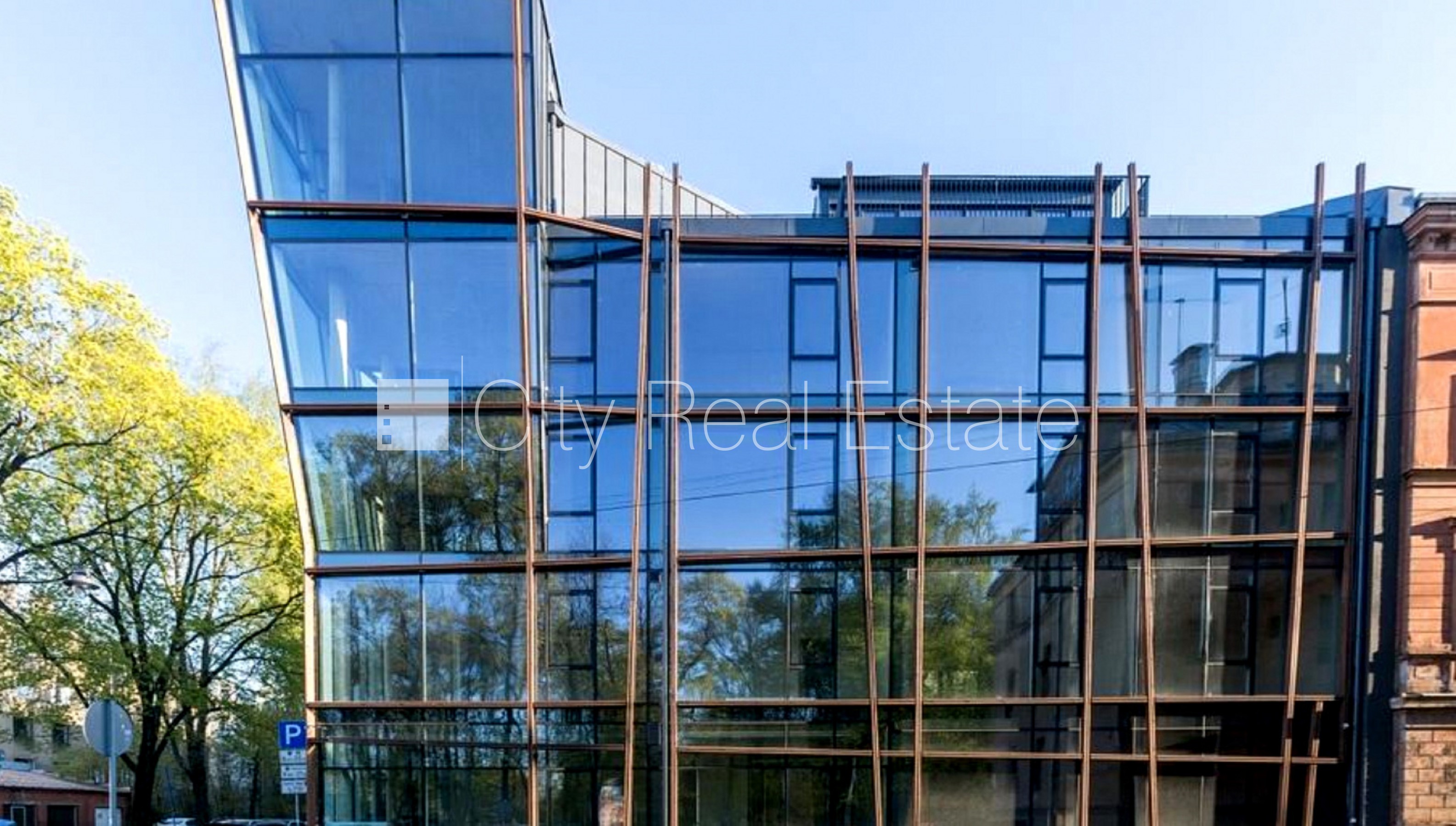 Объявление. Земля в собственности, новостройка, фасадный дом, монолитные бетонные стены, плата за обслуживание Цена: 407000 EUR Foto #18