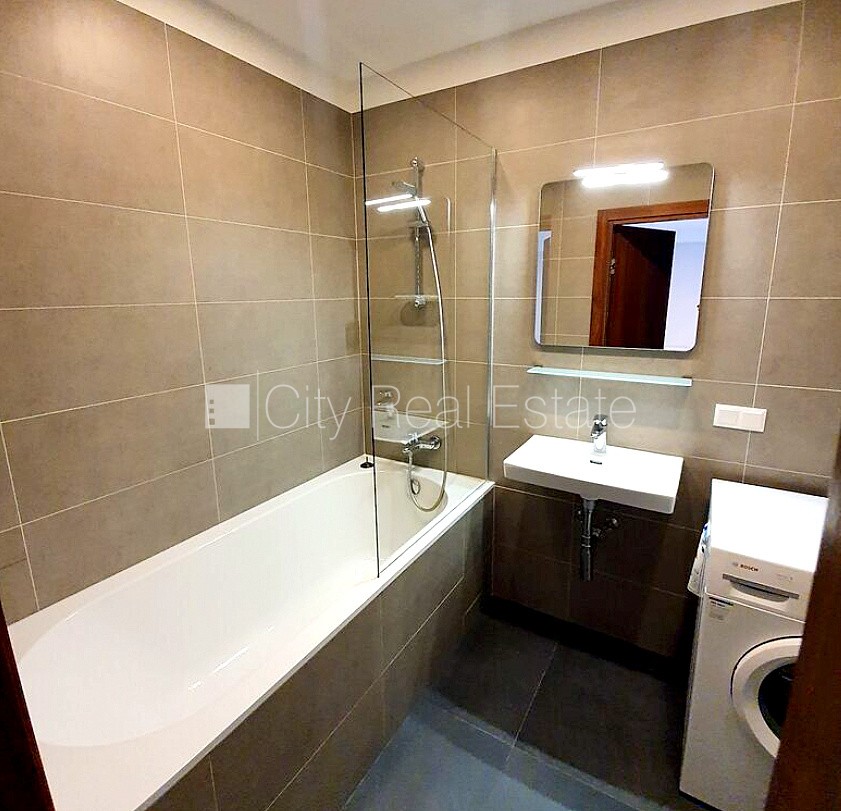 Объявление. Земля в собственности, новостройка, фасадный дом, монолитные бетонные стены, плата за обслуживание Цена: 407000 EUR Foto #11