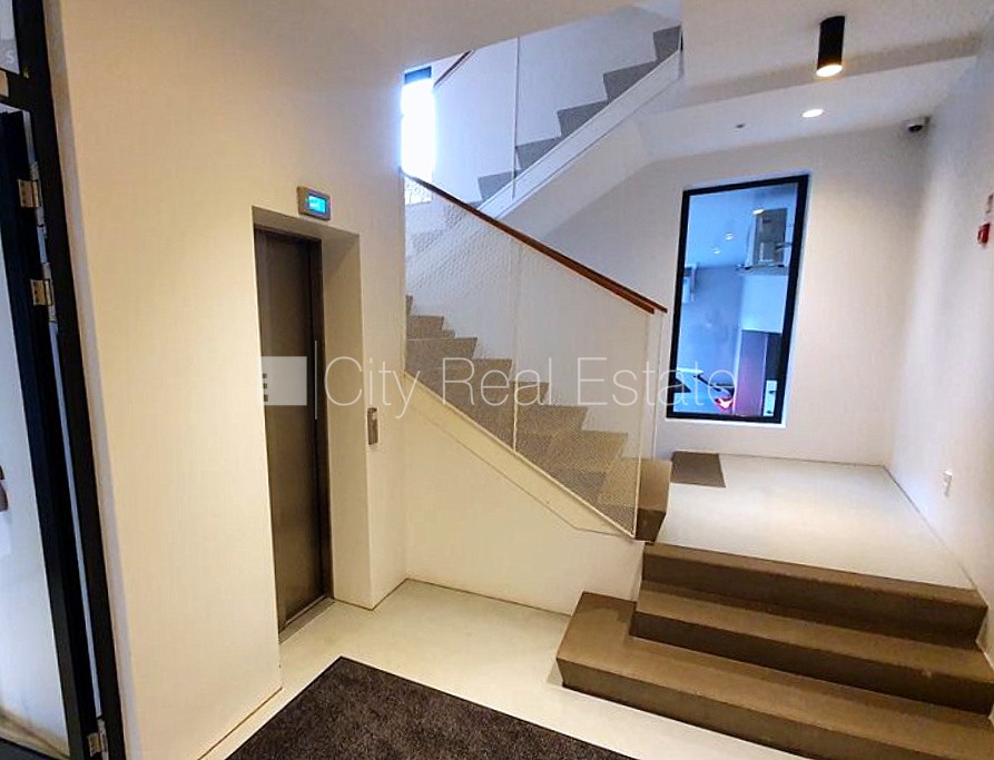 Объявление. Земля в собственности, новостройка, фасадный дом, монолитные бетонные стены, плата за обслуживание Цена: 407000 EUR Foto #13