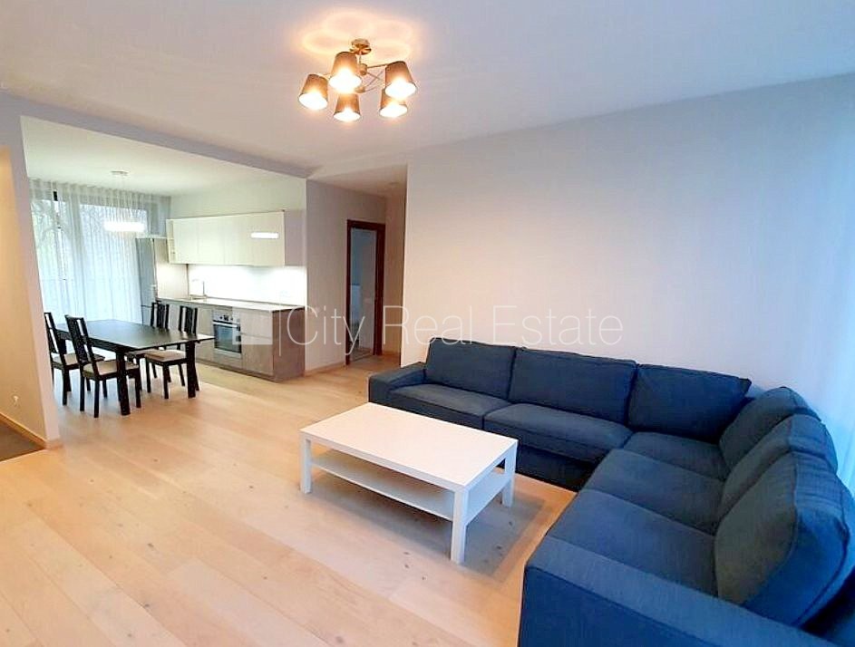 Объявление. Земля в собственности, новостройка, фасадный дом, монолитные бетонные стены, плата за обслуживание Цена: 407000 EUR Foto #3