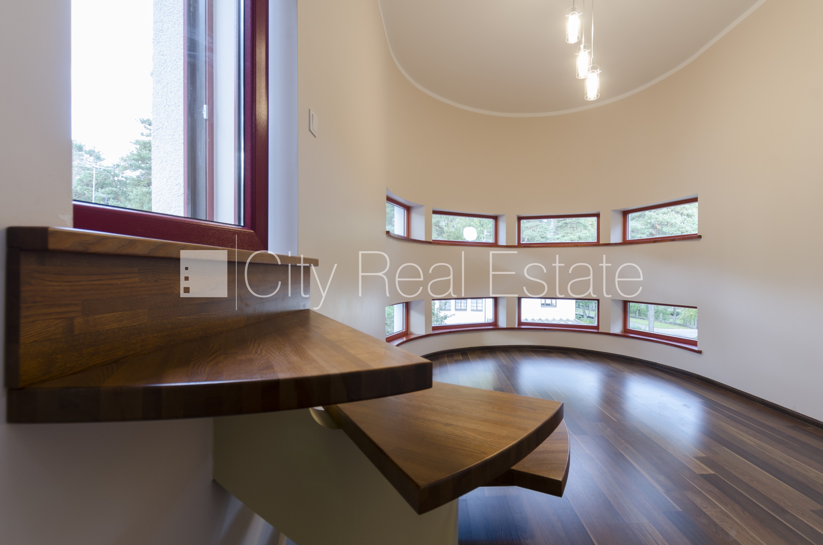 Объявление. Земля в собственности, реновированный дом, поменянное покрытие крыши, кирпичные стены, фасад с Цена: 990000 EUR Foto #24