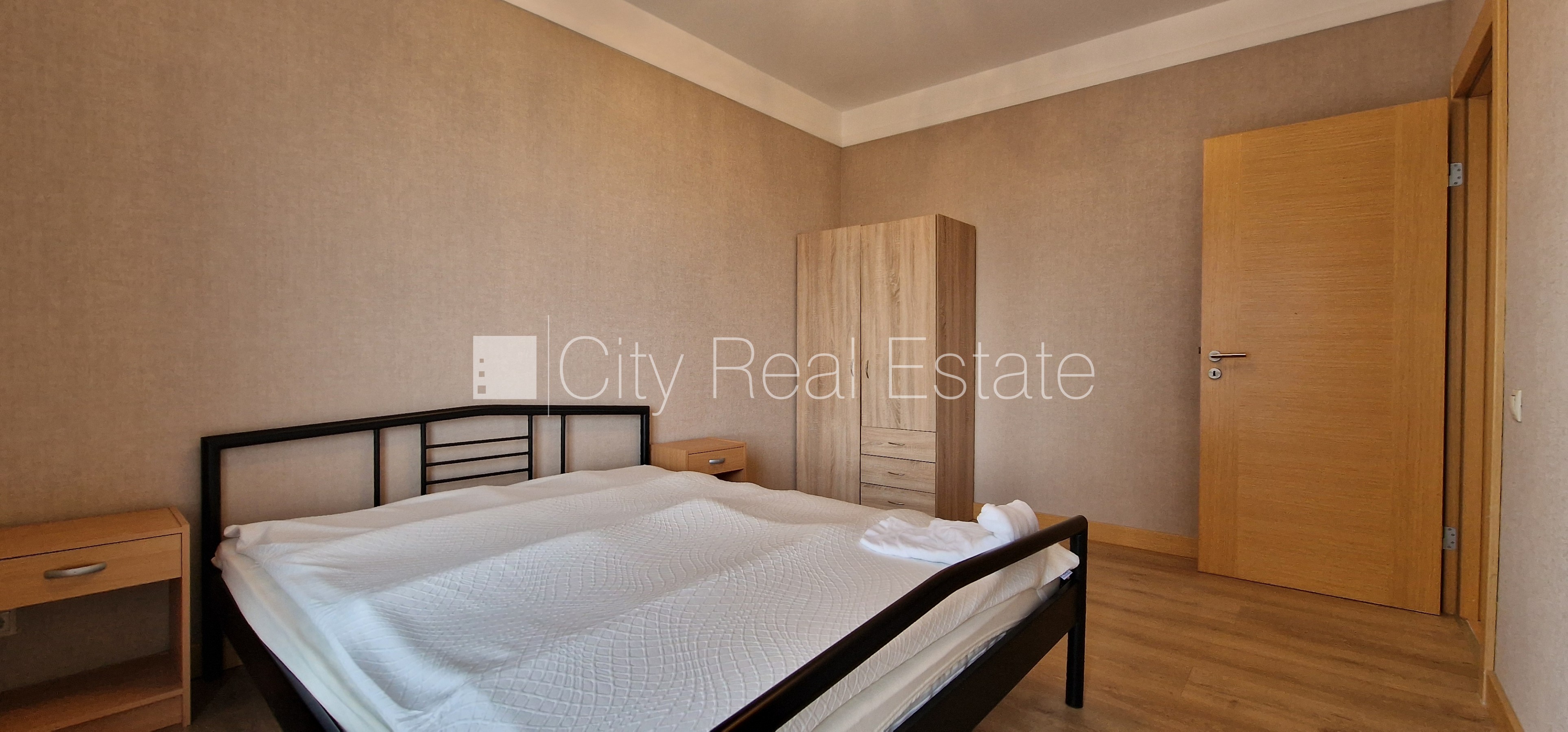 Sludinājumi. Projekts - Panorama Plaza, jaunceltne, vieta vairākām automašīnām, iespēja nomāt pazemes Cena: 850 EUR/mēn Foto #10