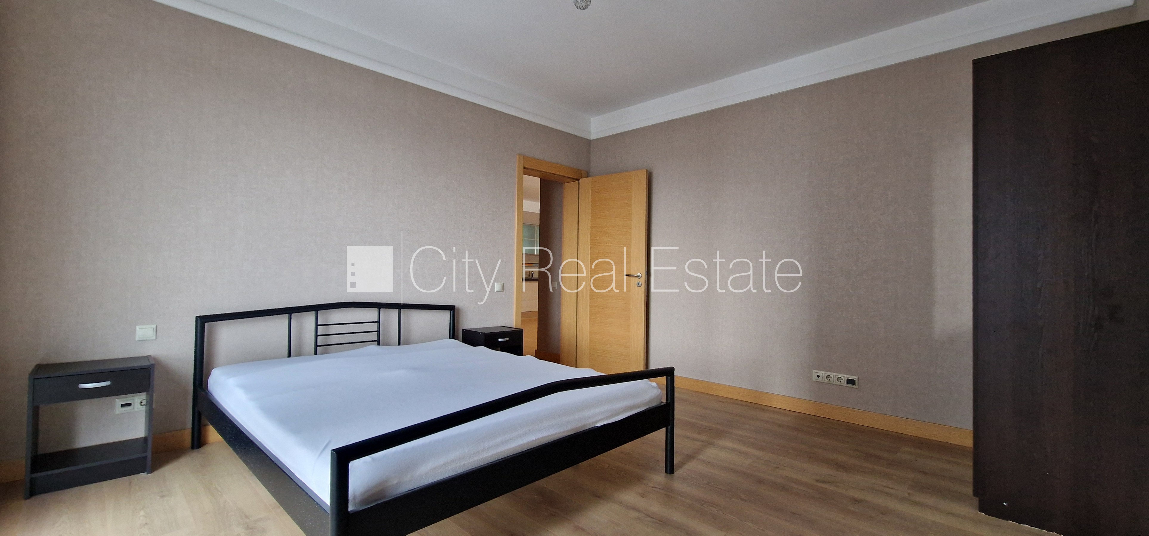 Sludinājumi. Projekts - Panorama Plaza, jaunceltne, vieta vairākām automašīnām, iespēja nomāt pazemes Cena: 850 EUR/mēn Foto #13