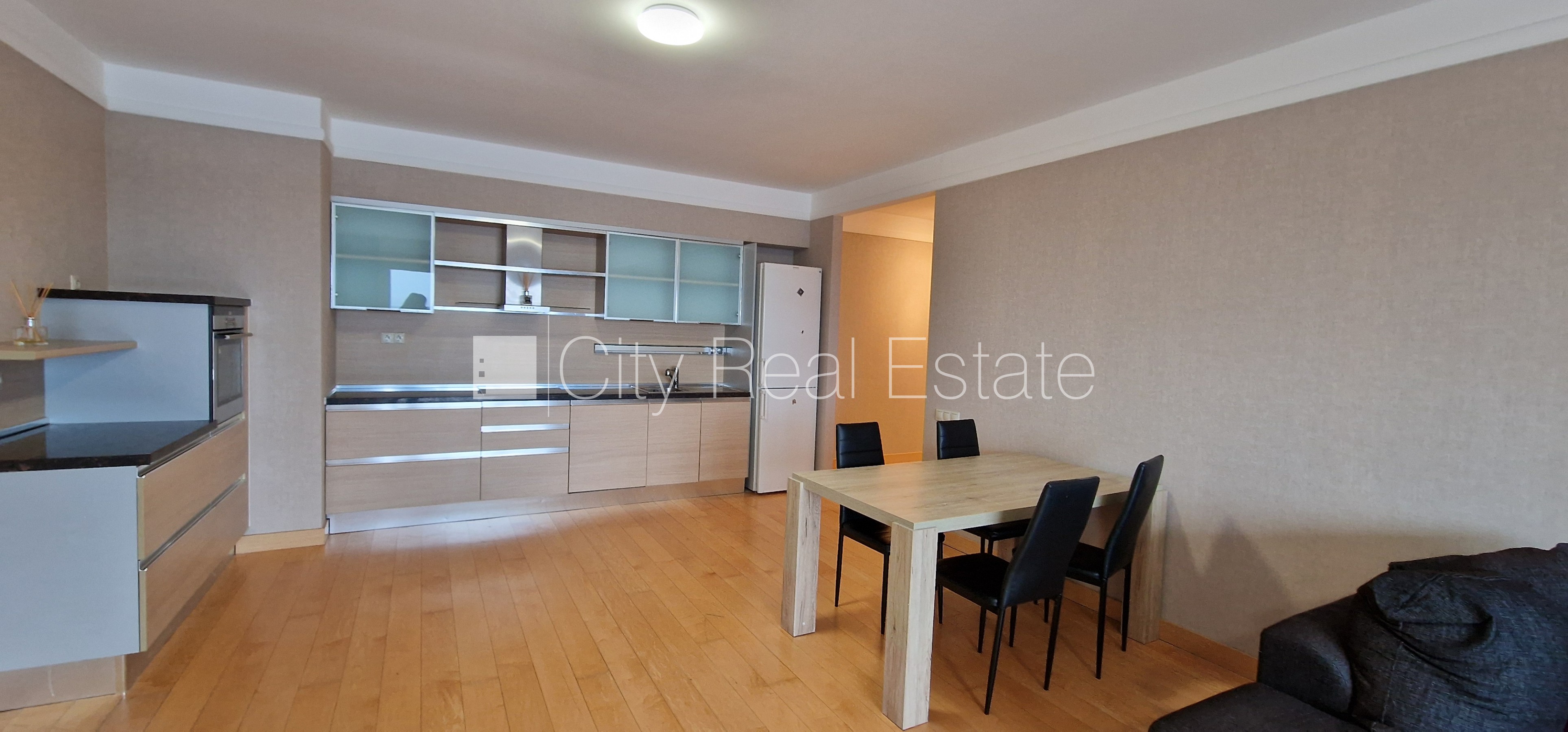 Sludinājumi. Projekts - Panorama Plaza, jaunceltne, vieta vairākām automašīnām, iespēja nomāt pazemes Cena: 850 EUR/mēn Foto #6