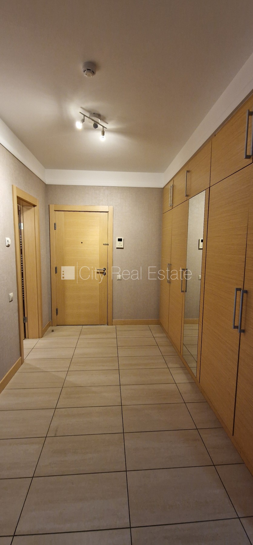 Sludinājumi. Projekts - Panorama Plaza, jaunceltne, vieta vairākām automašīnām, iespēja nomāt pazemes Cena: 850 EUR/mēn Foto #15