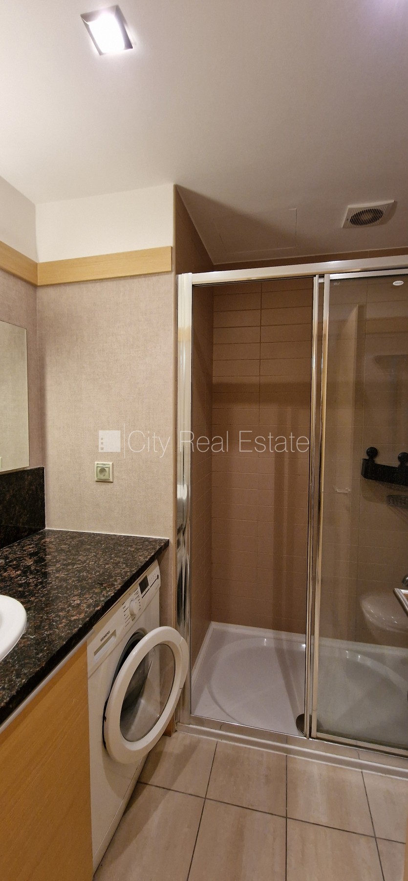 Sludinājumi. Projekts - Panorama Plaza, jaunceltne, vieta vairākām automašīnām, iespēja nomāt pazemes Cena: 850 EUR/mēn Foto #16