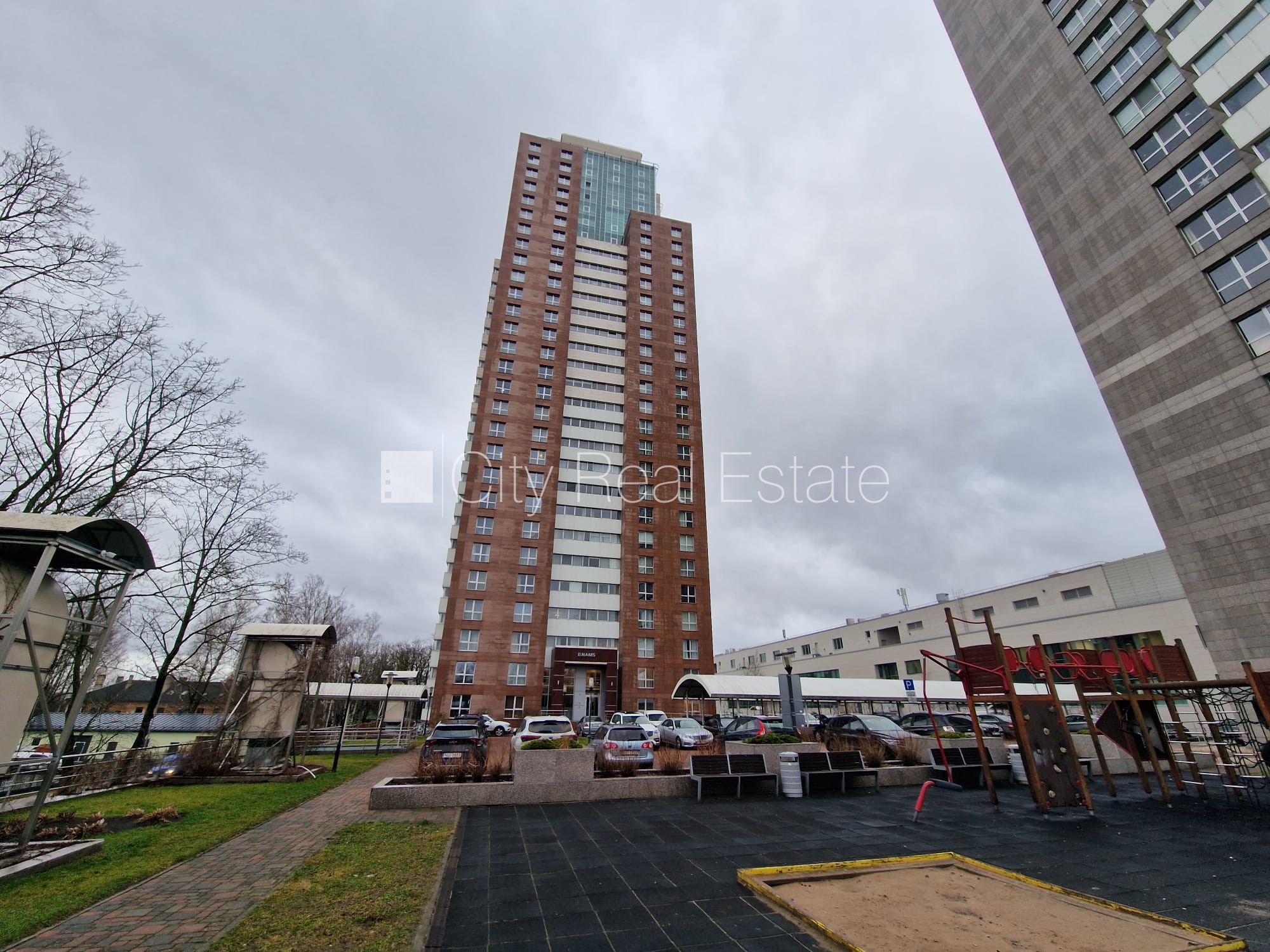 Sludinājumi. Projekts - Panorama Plaza, jaunceltne, vieta vairākām automašīnām, iespēja nomāt pazemes Cena: 850 EUR/mēn Foto #18