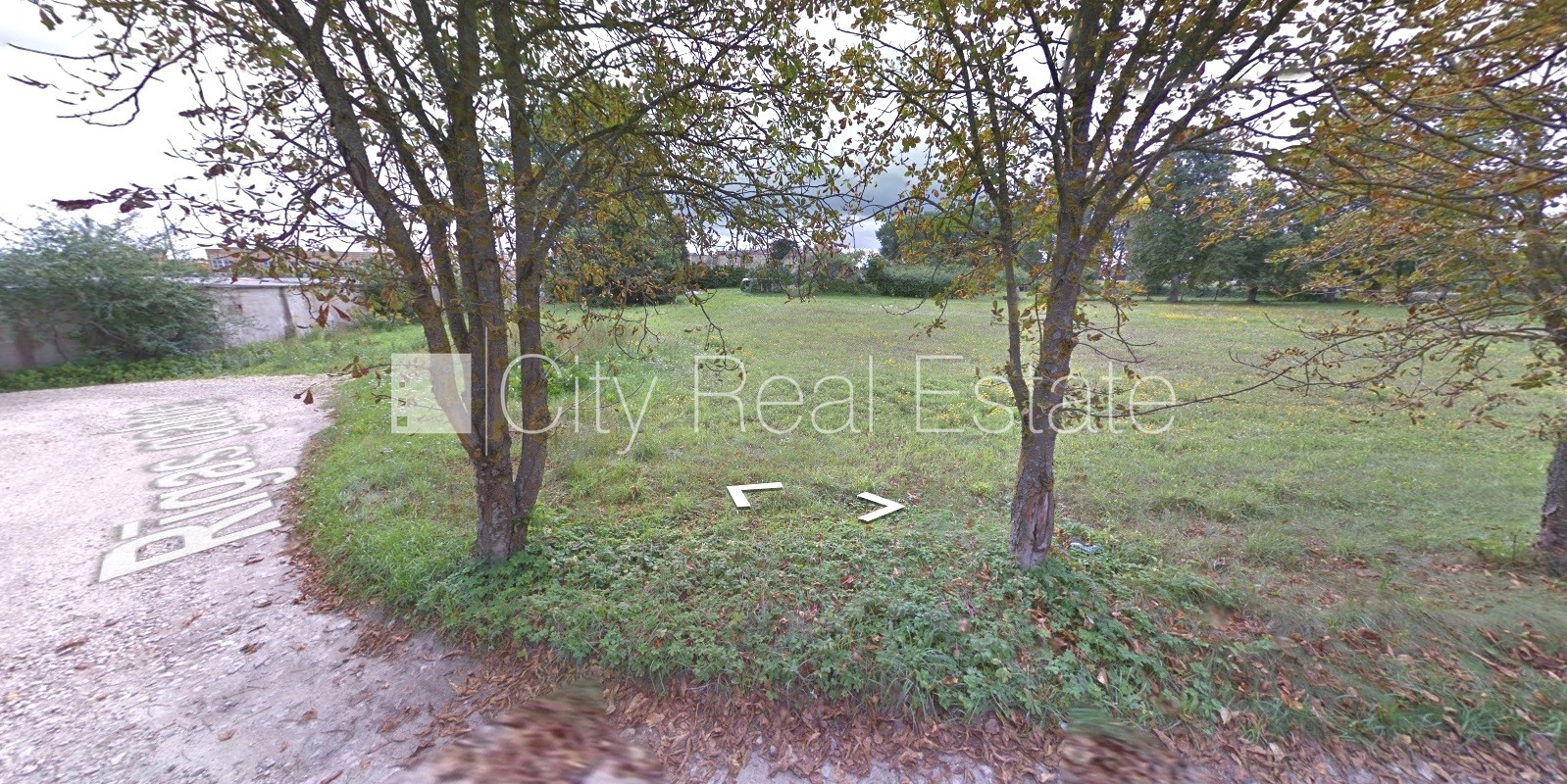 Sludinājumi. Atļauts būvēt vienstāvu ēku, atļauts būvēt divu stāvu ēku, zeme robežojas ar ielu, zeme robežojas Cena: 86940 EUR Foto #4