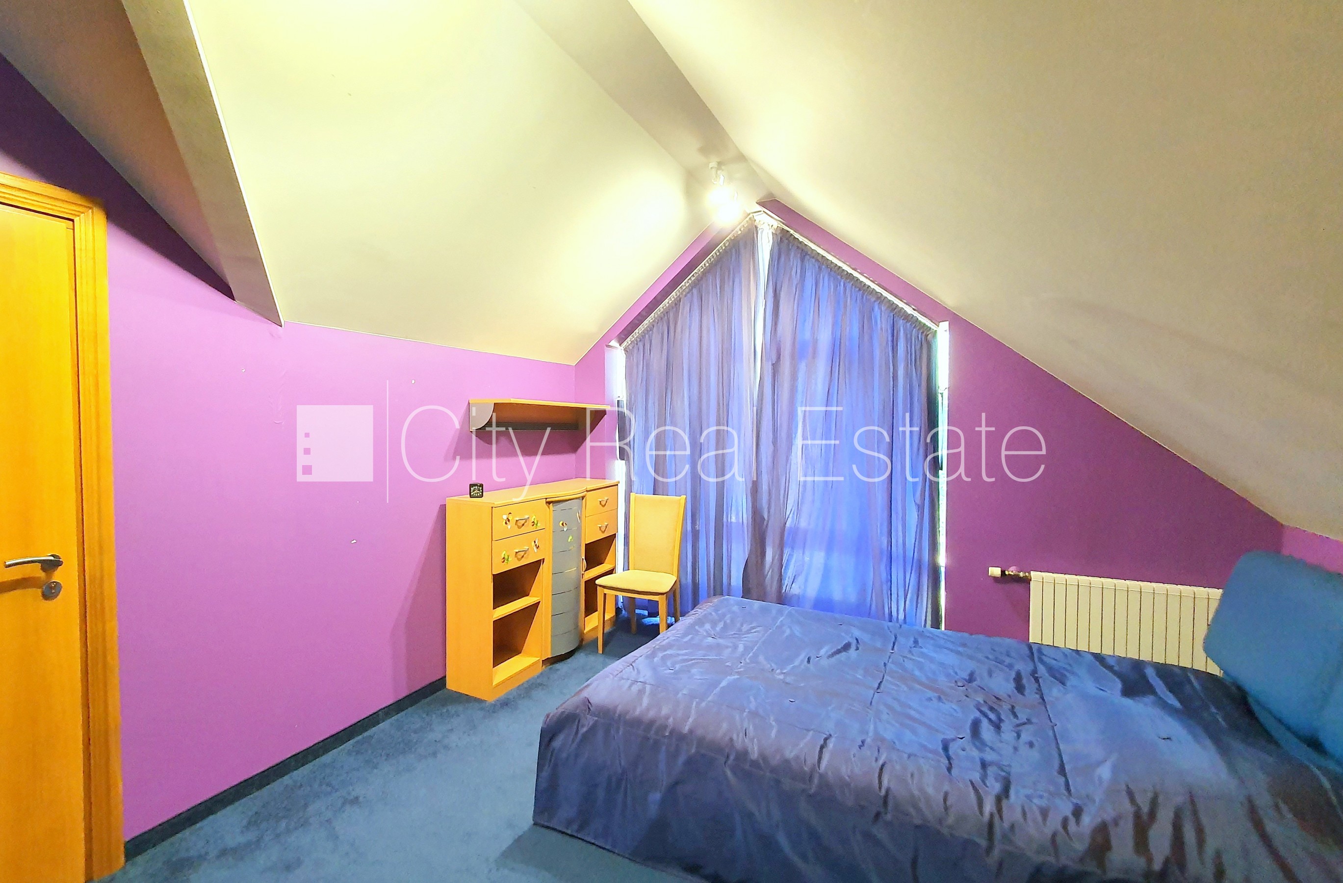 Объявление. Земля в собственности, частный дом, благоустроенная озеленённая территория 1910 м2, гараж на две Цена: 545500 EUR Foto #24