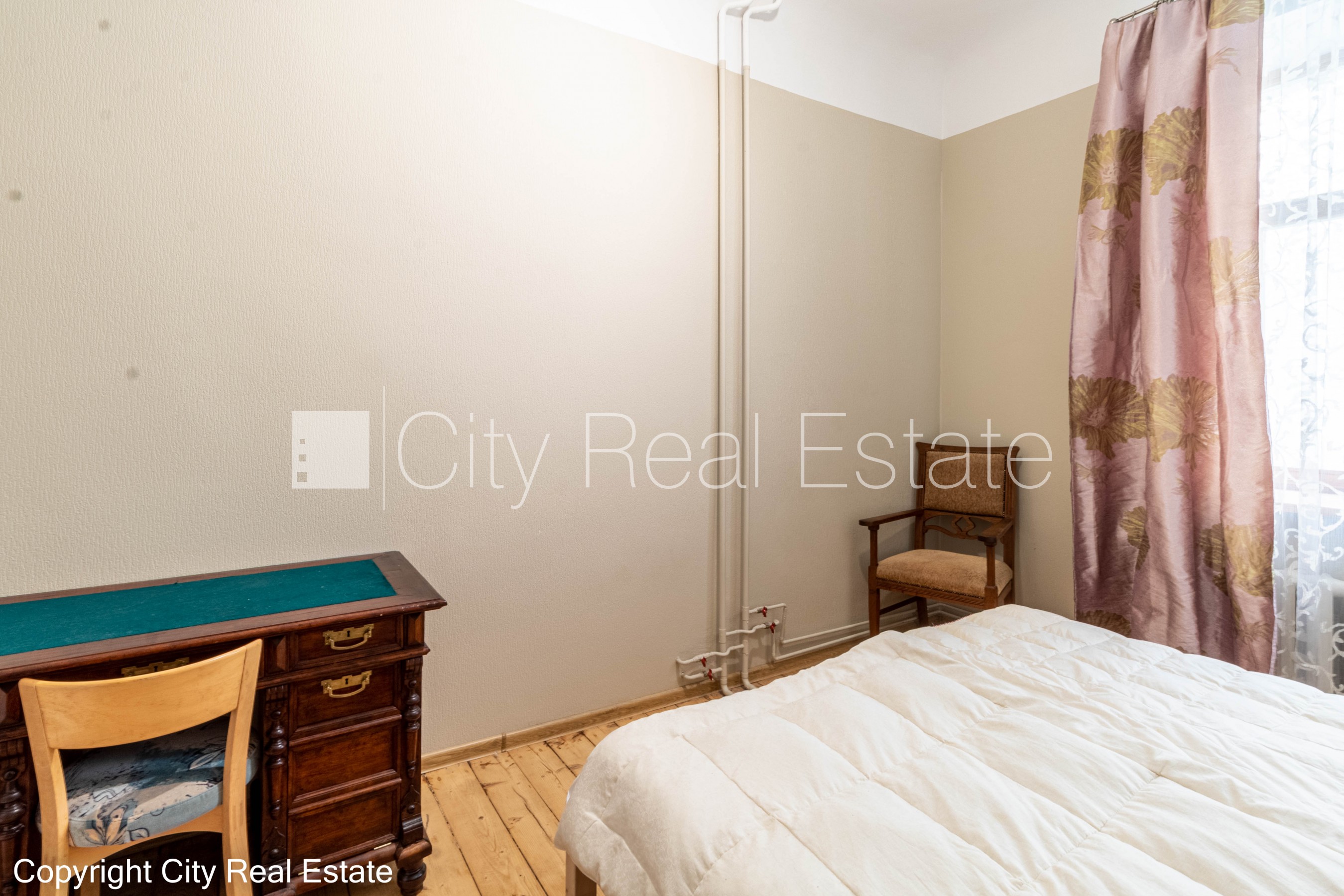 Sludinājumi. Pagalma māja, labiekārtots apzaļumots pagalms, objektu apsargā fiziskā apsardze, pagalmā bērnu Cena: 1100 EUR/mēn Foto #10